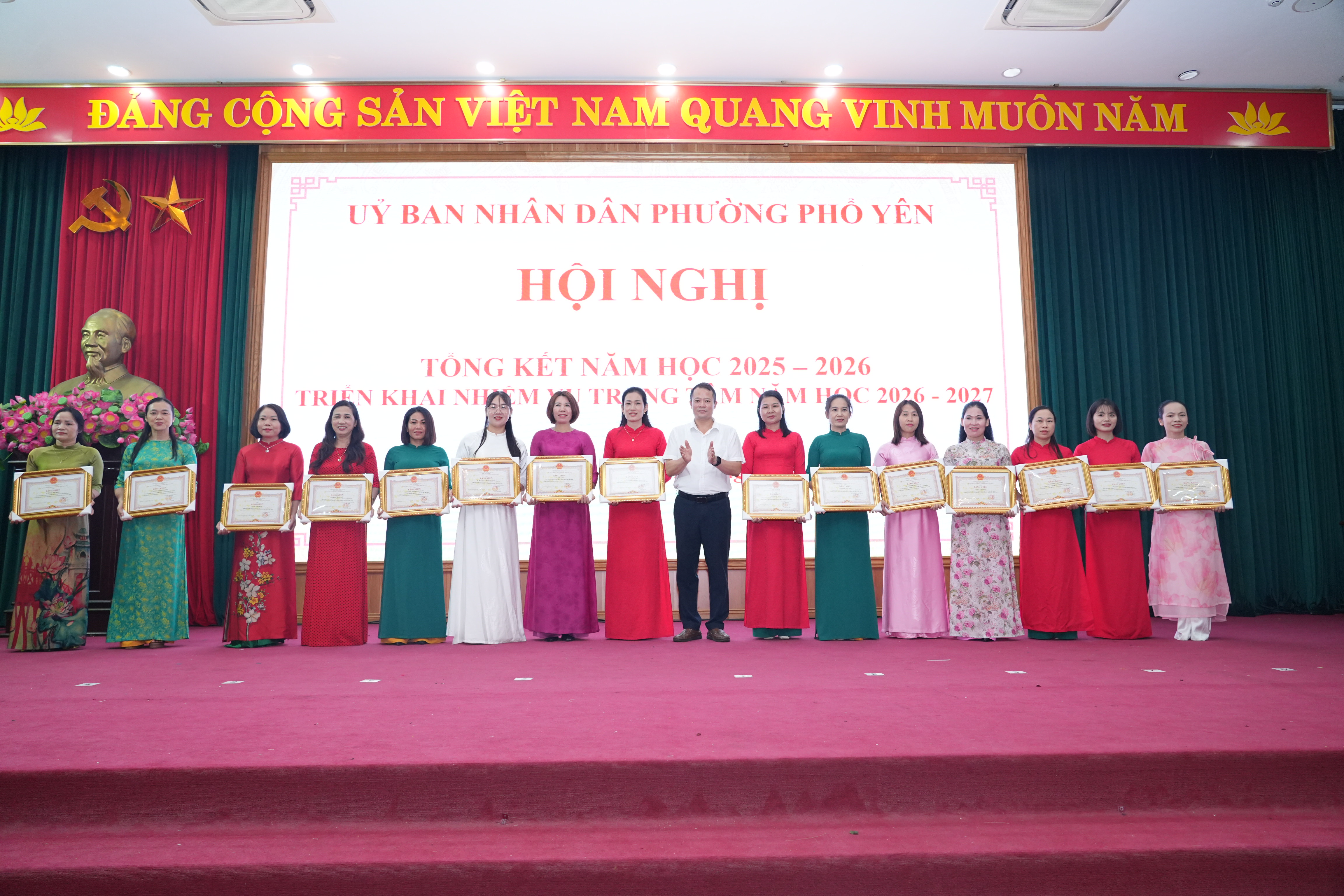 Anh-tin-bai