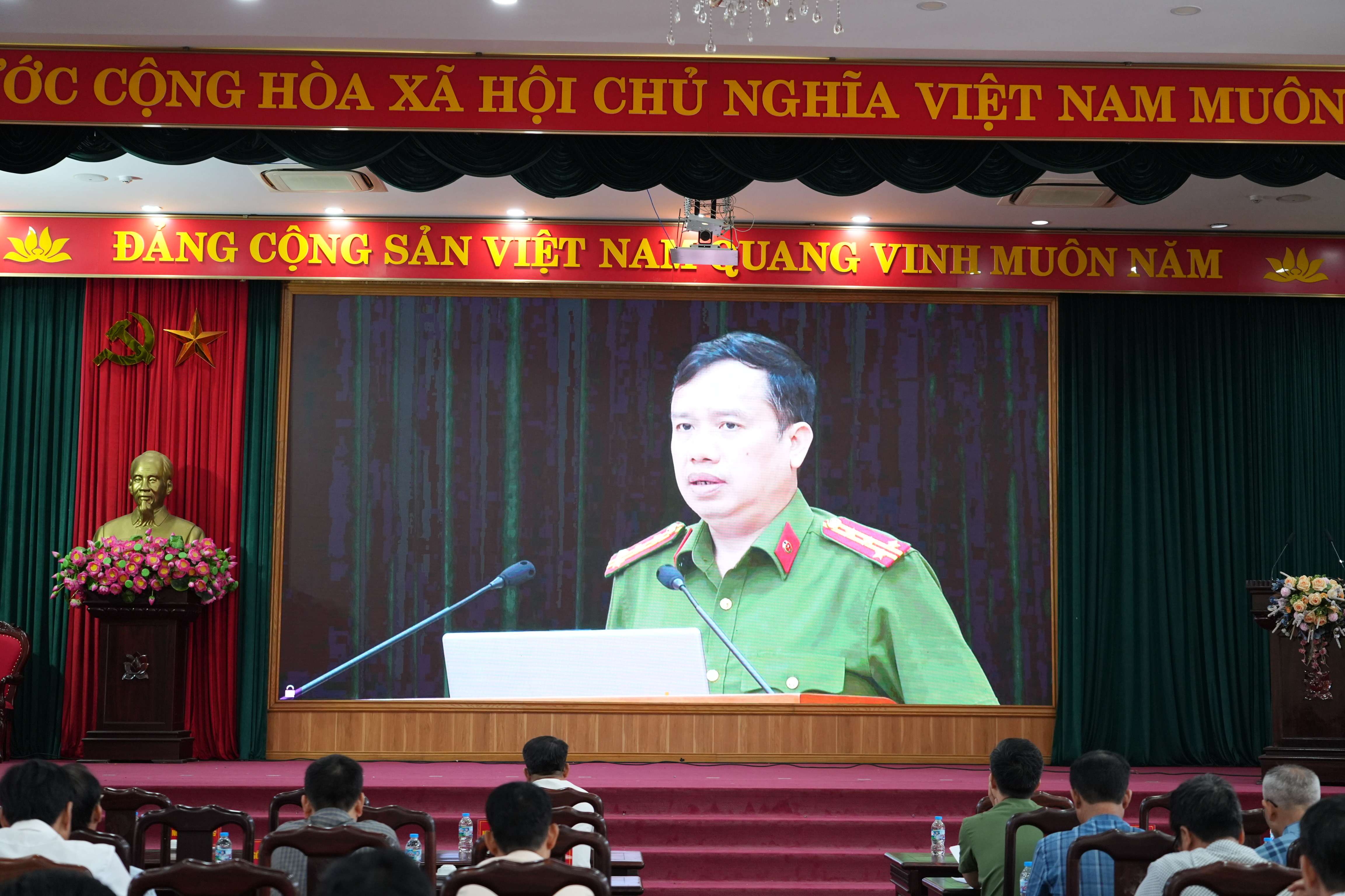Anh-tin-bai