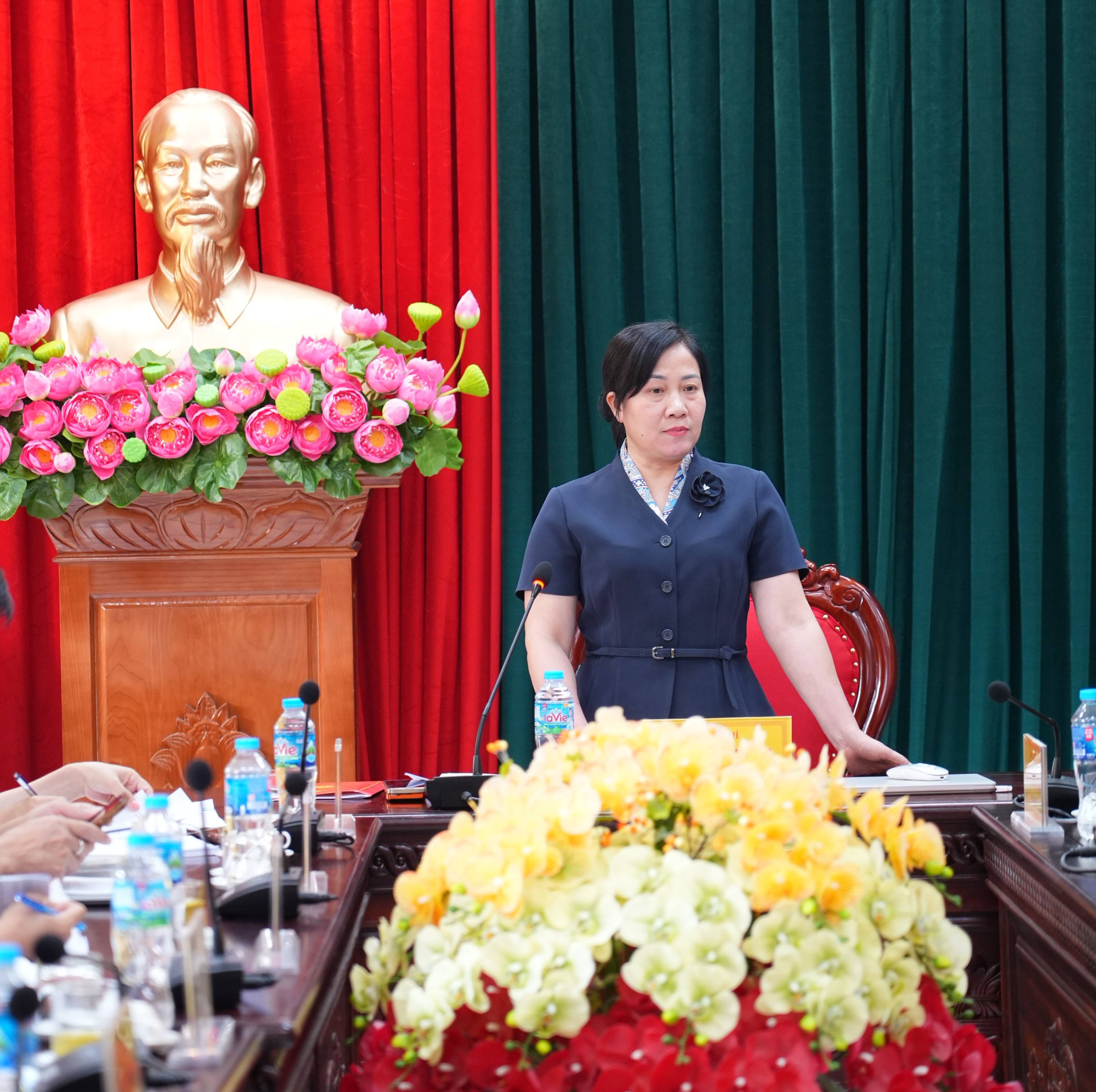 Anh-tin-bai