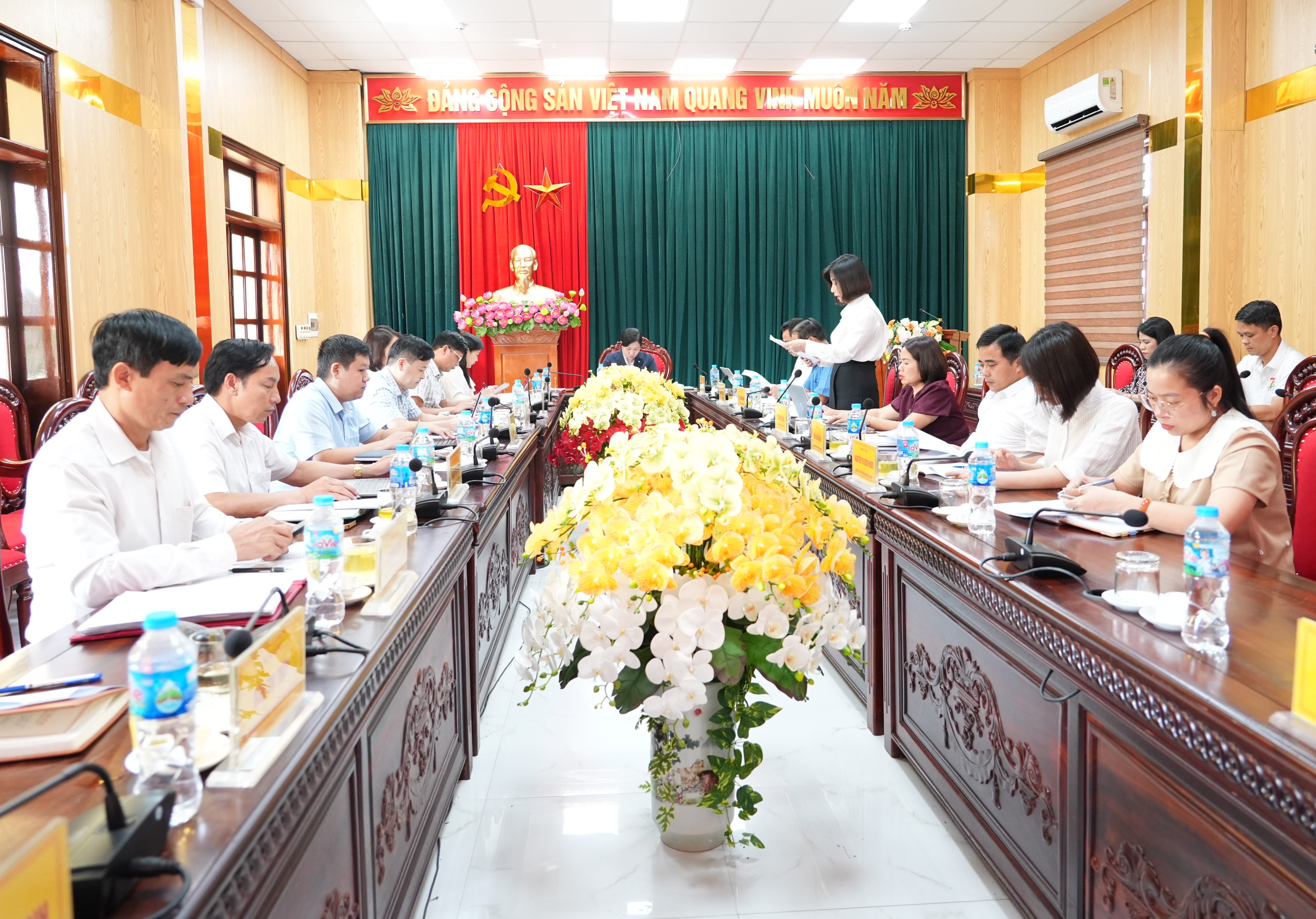 Anh-tin-bai