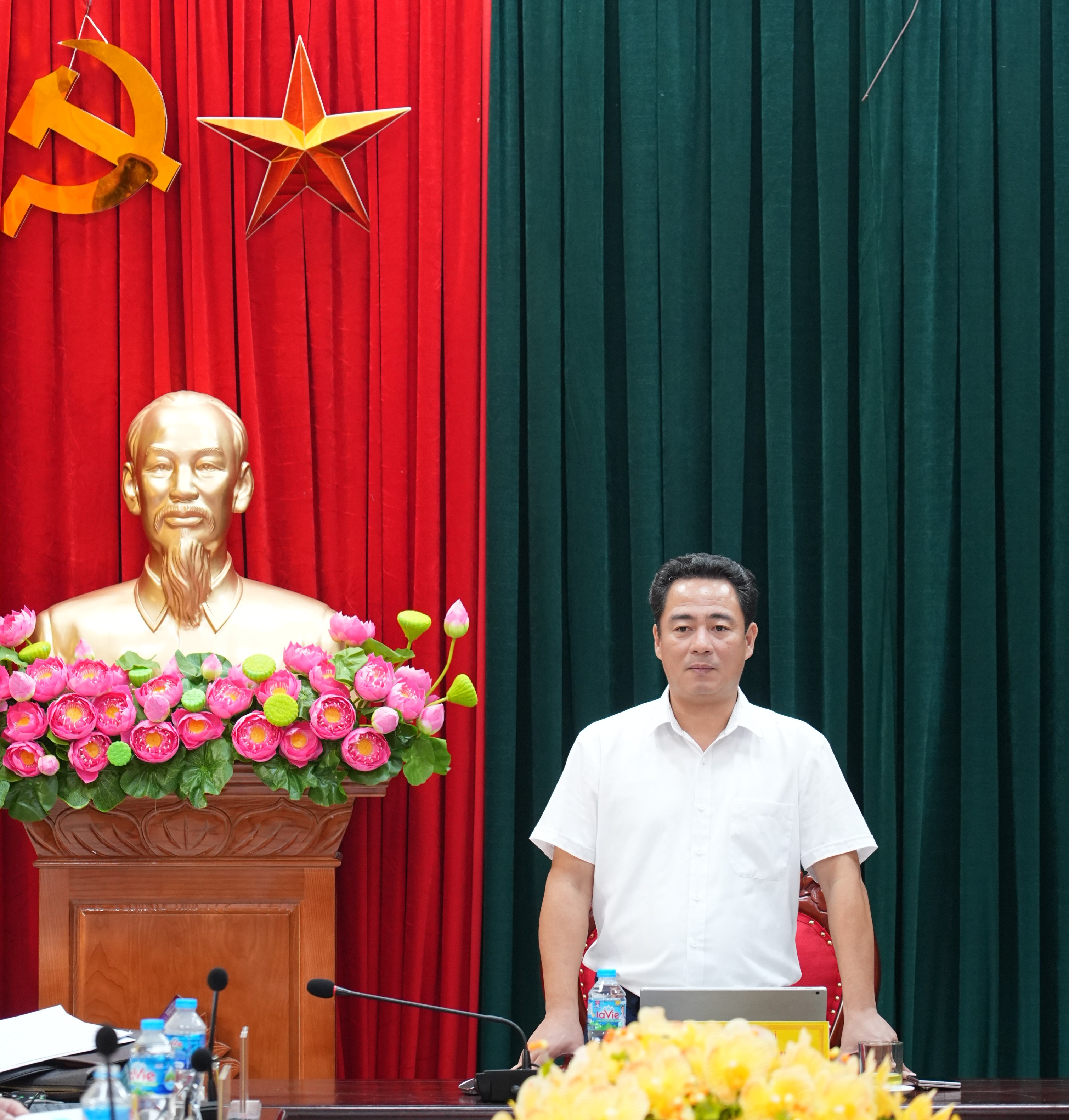 Anh-tin-bai