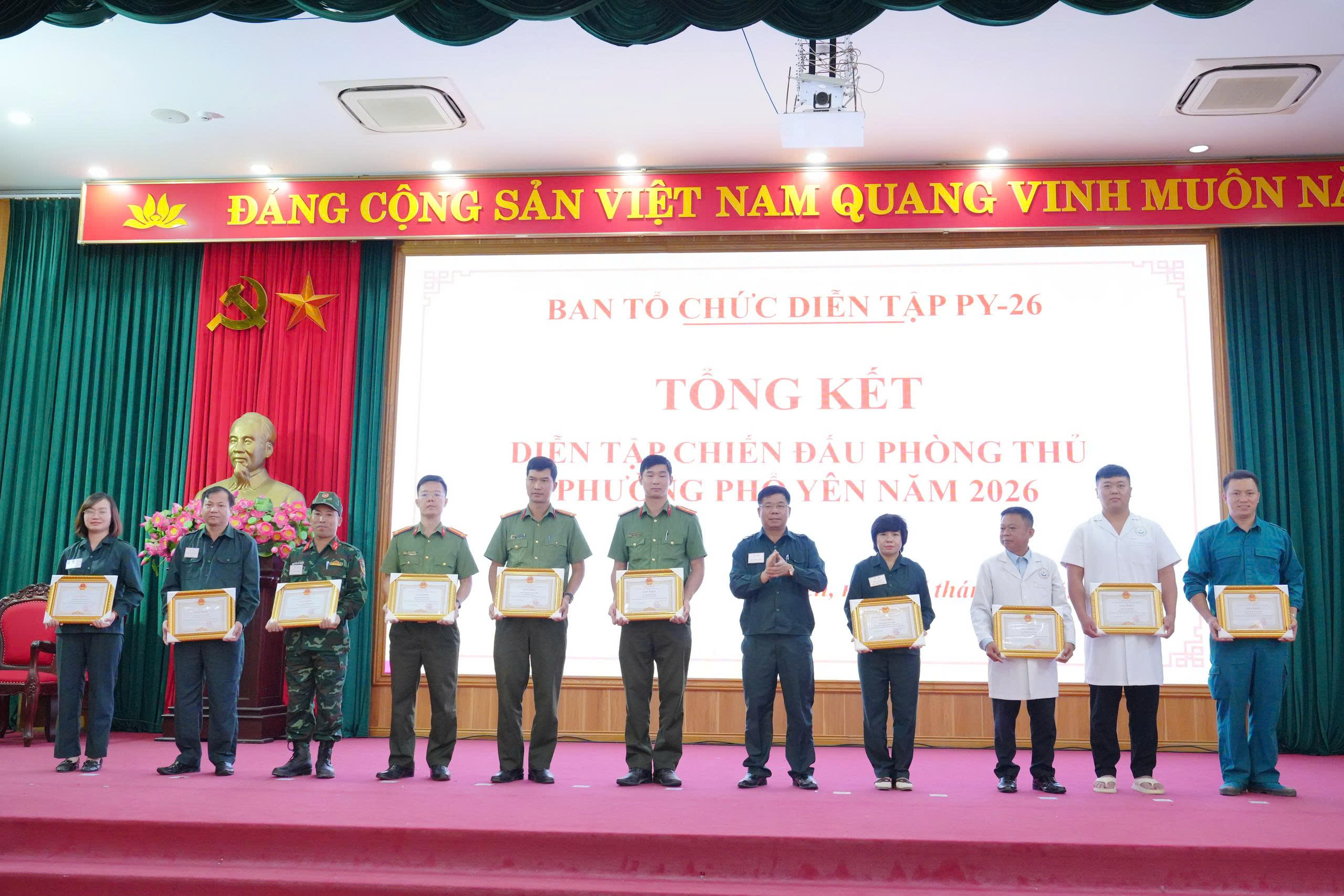 Anh-tin-bai