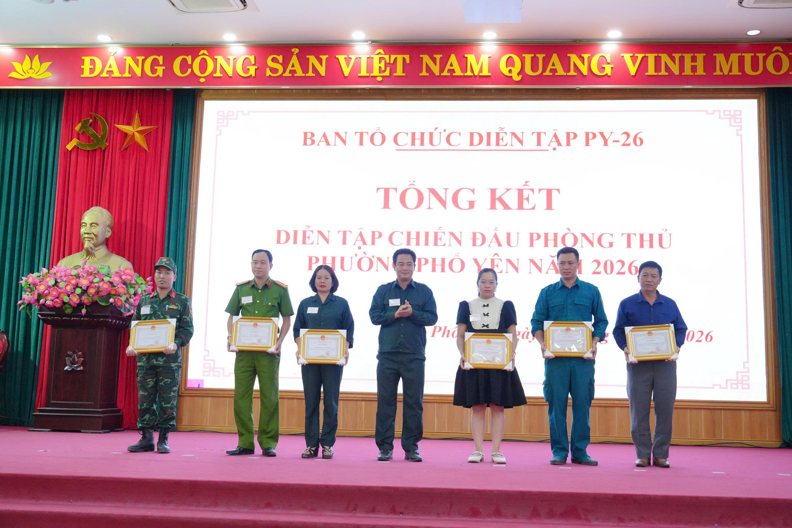 Anh-tin-bai