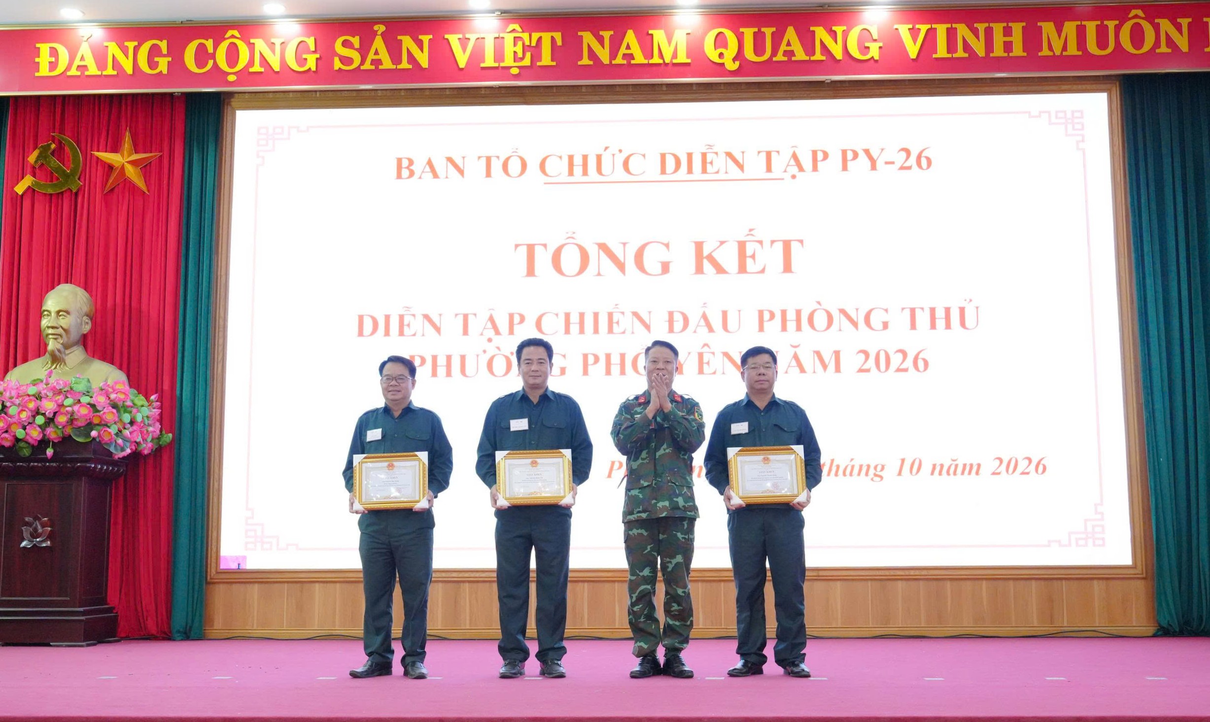 Anh-tin-bai
