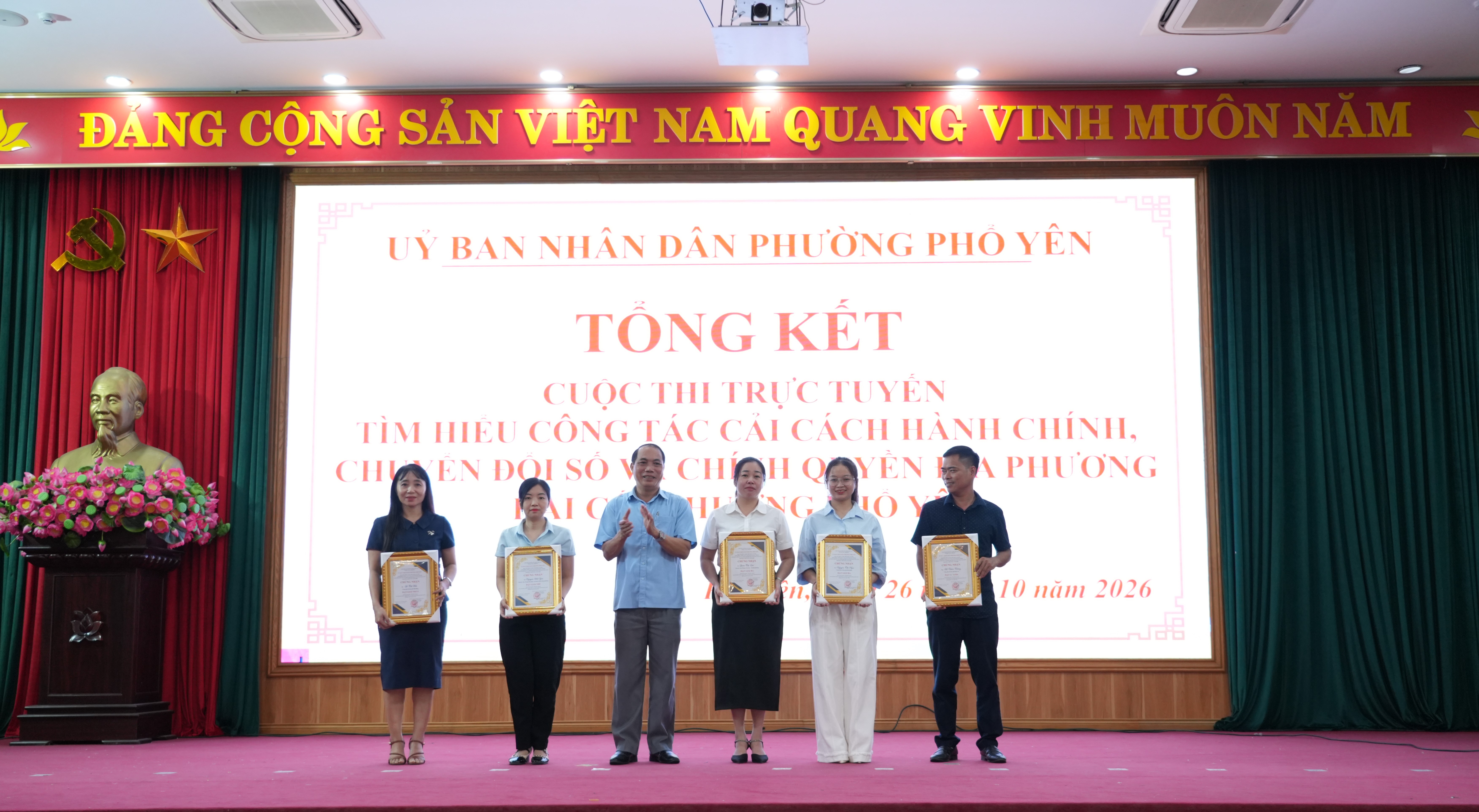 Anh-tin-bai
