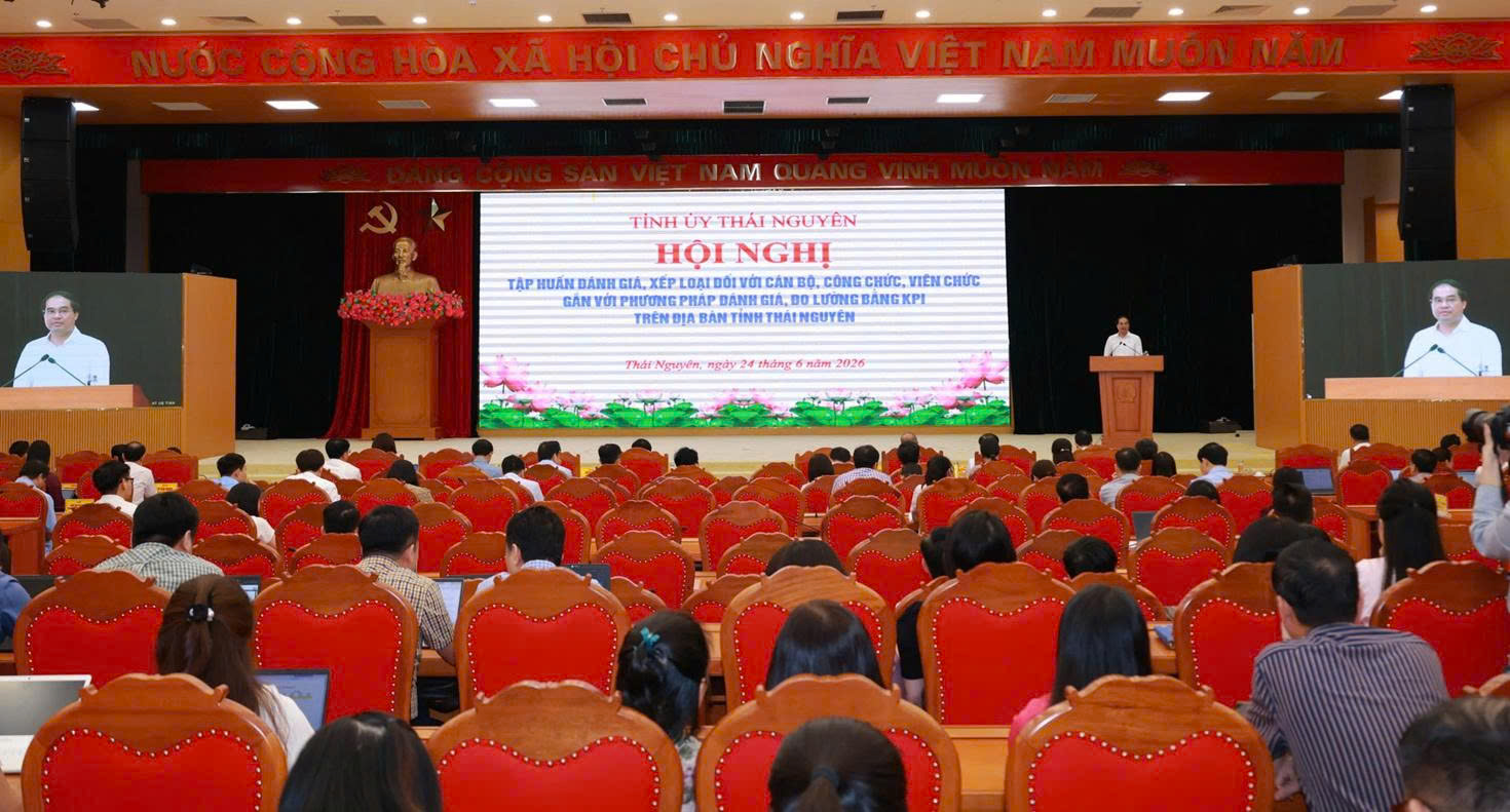 Phường Vạn Xuân tham gia Hội nghị tập huấn đánh giá cán bộ, công chức, viên chức gắn với phương pháp đo lường bằng KPI