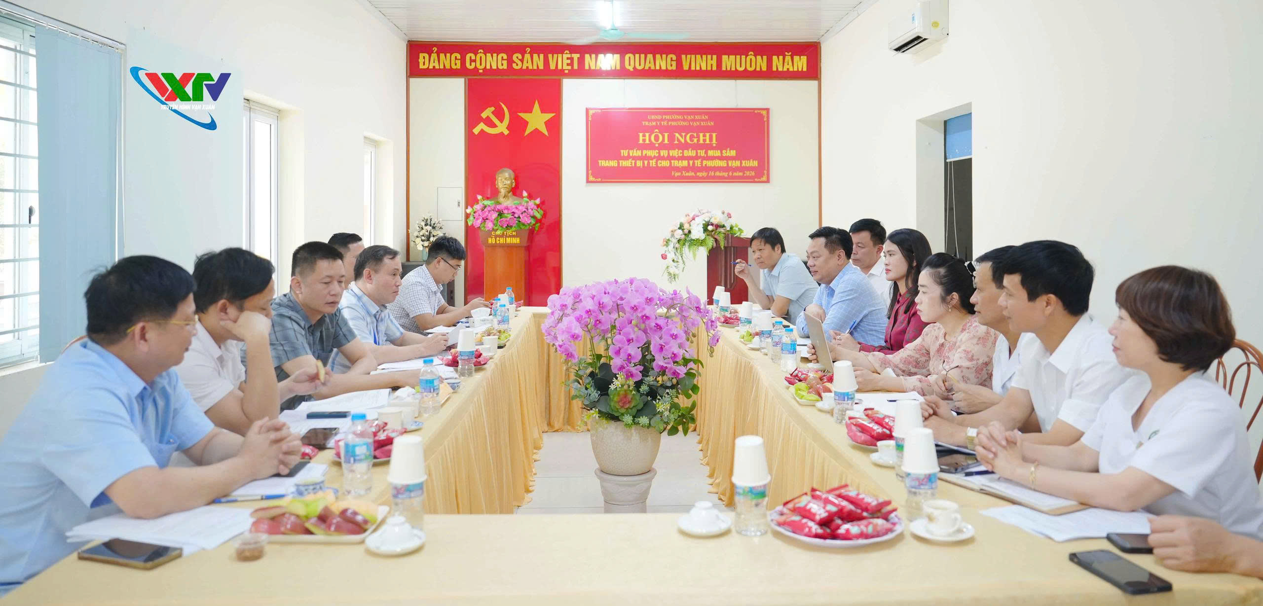 Hội nghị tư vấn phục vụ việc đầu tư, mua sắm trang thiết bị y tế cho Trạm Y tế phường Vạn Xuân.