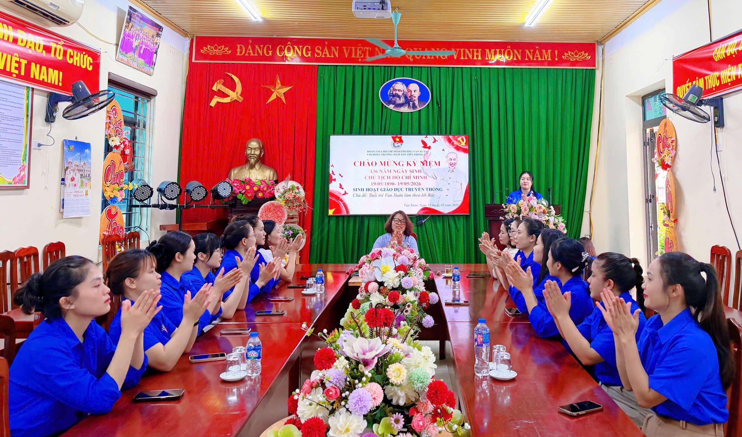Trường Mầm non Tiên Phong I tổ chức sinh hoạt giáo dục truyền thống “Tuổi trẻ Vạn Xuân làm theo lời Bác”