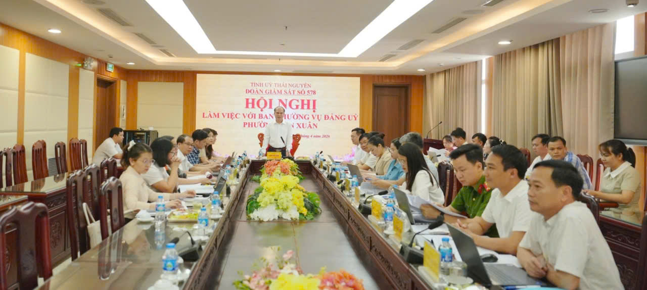 Đoàn Giám sát theo quyết định số 578 của Tỉnh ủy làm việc tại phường Vạn Xuân