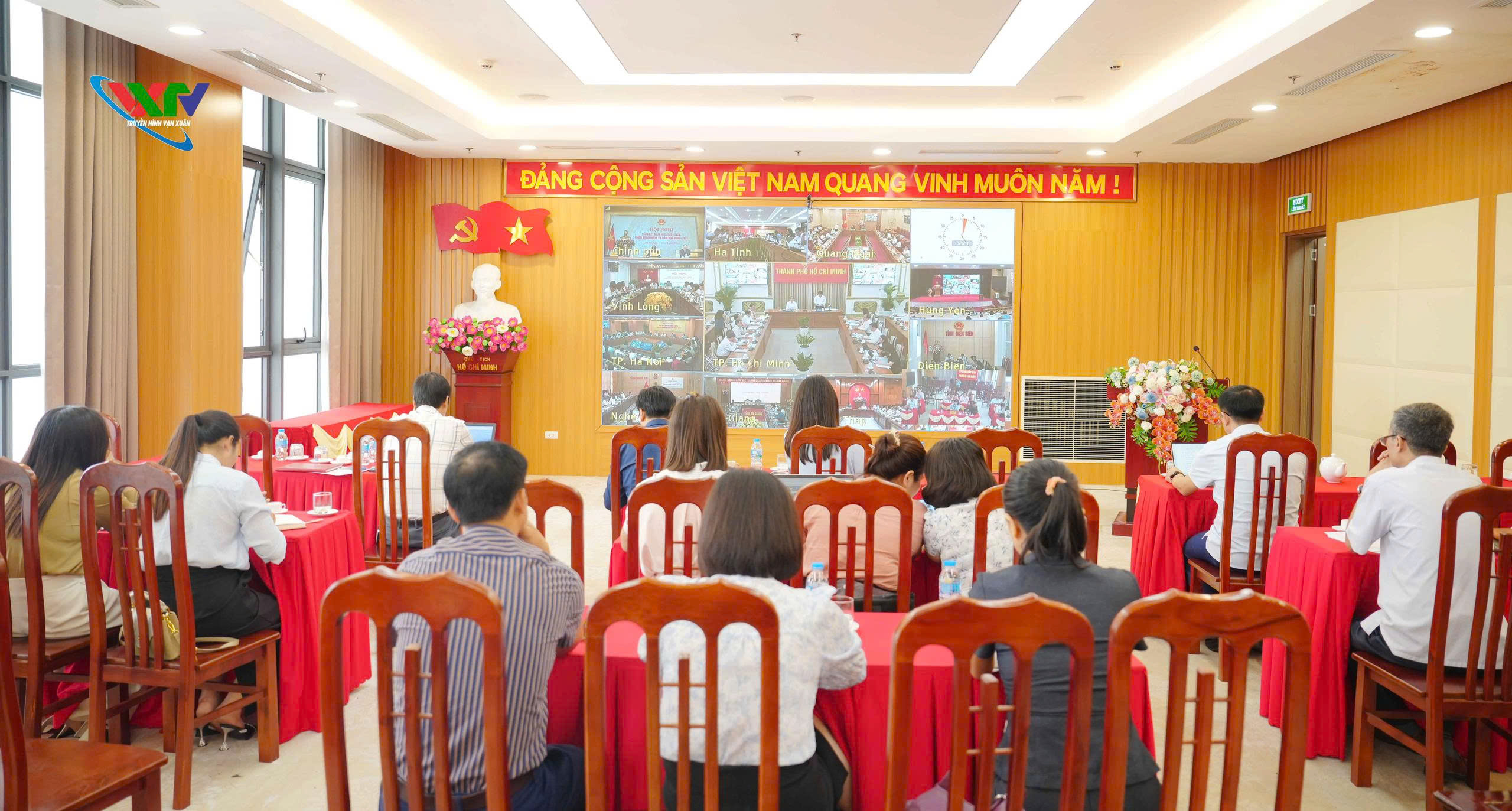 Phường Vạn Xuân: Tham dự Hội nghị tổng kết năm học 2025-2026, triển khai nhiệm vụ năm học 2026-2027 
