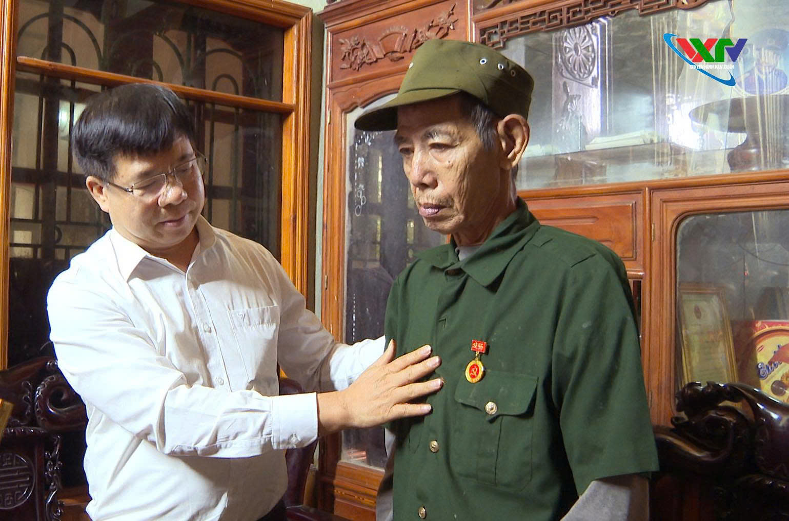 Anh-tin-bai