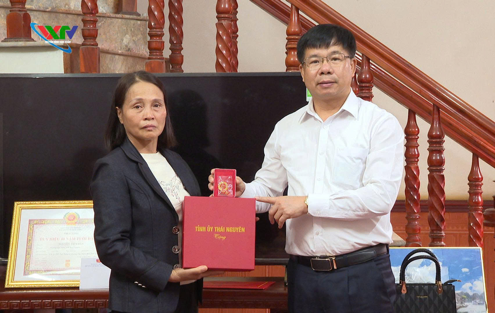 Anh-tin-bai