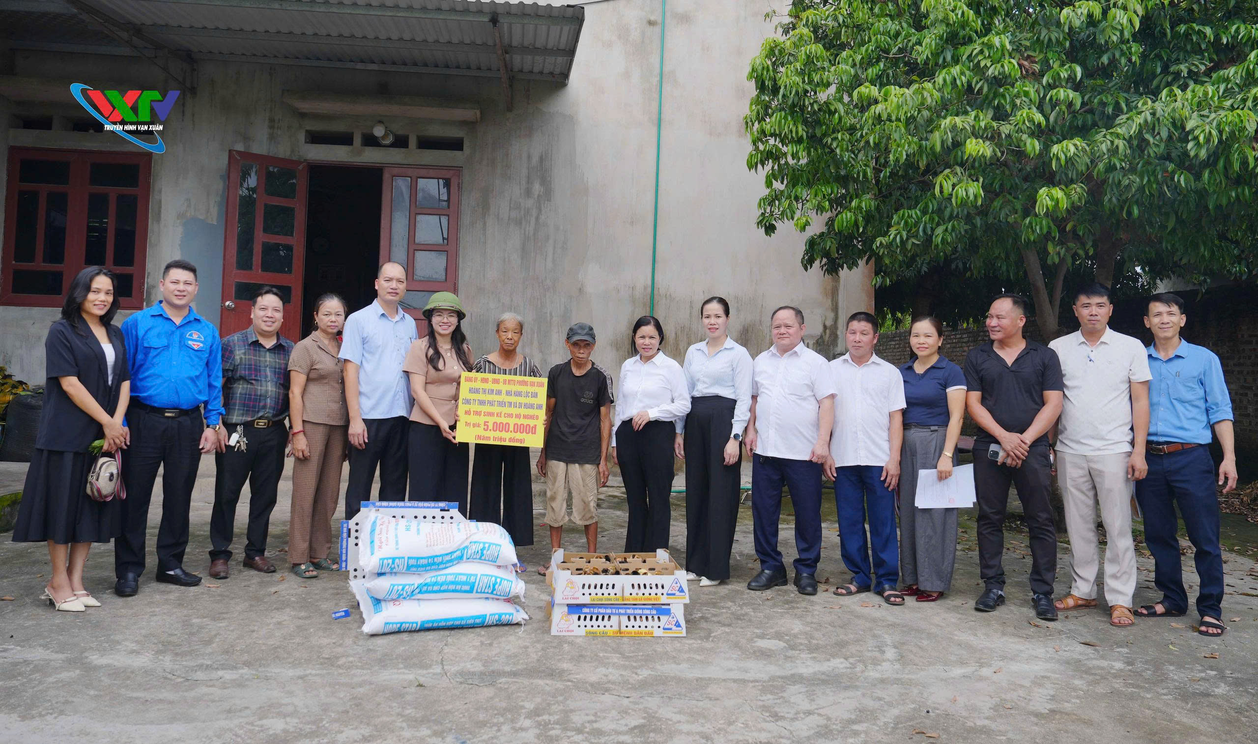 PHƯỜNG VẠN XUÂN TRAO TẶNG 95 TRIỆU ĐỒNG HỖ TRỢ SINH KẾ CHO HỘ NGHÈO NĂM 2026 