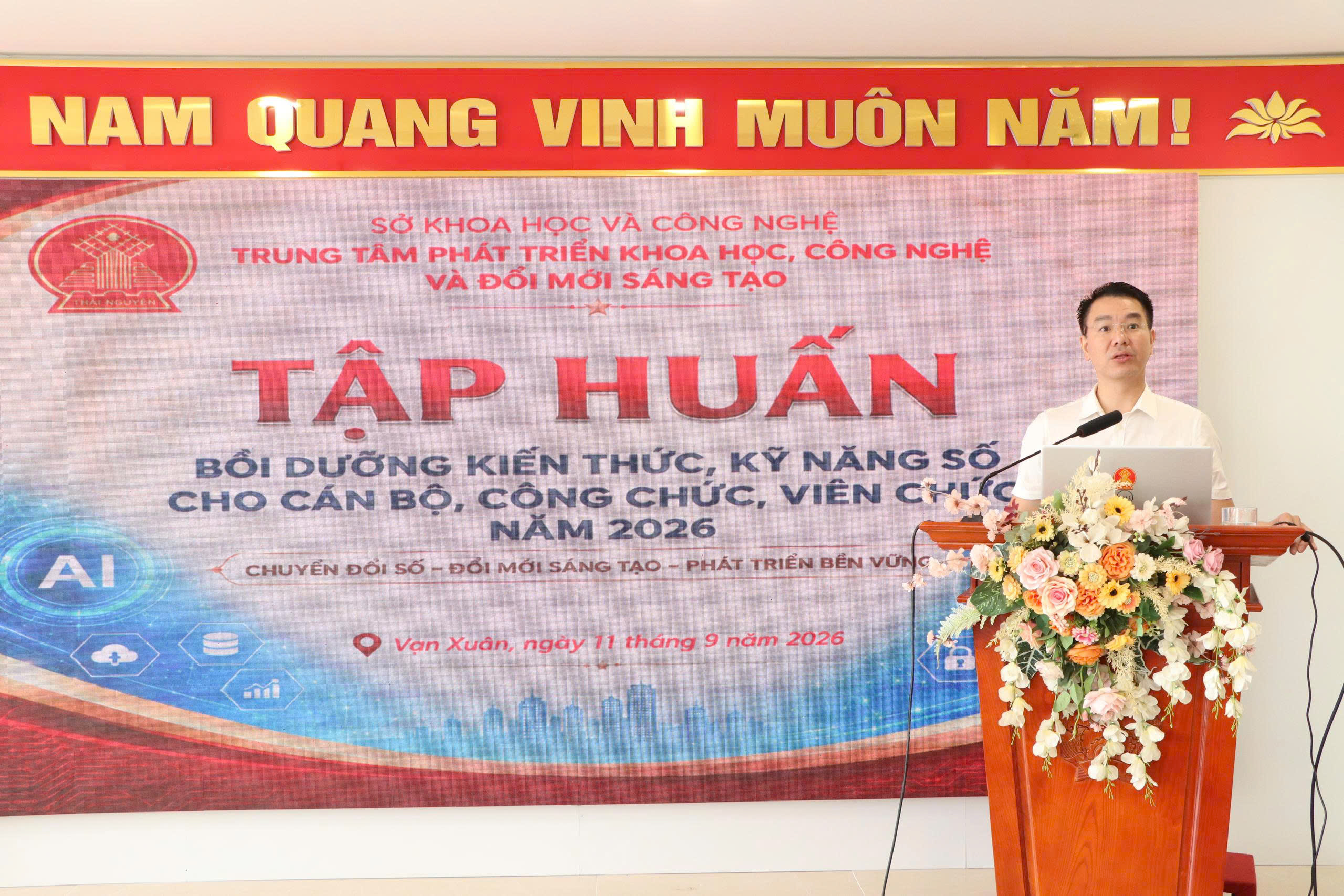 Tập huấn bồi dưỡng kiến thức, kỹ năng số cho cán bộ, công chức, viên chức xã, phường.
