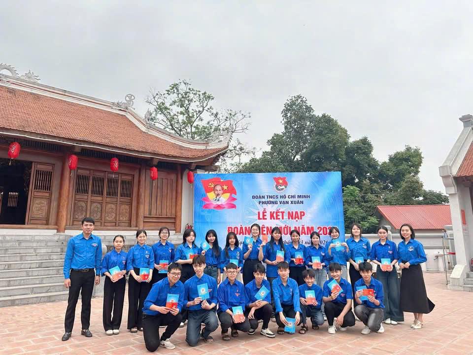 Phường Vạn Xuân kết nạp mới  80 đội viên ưu tú