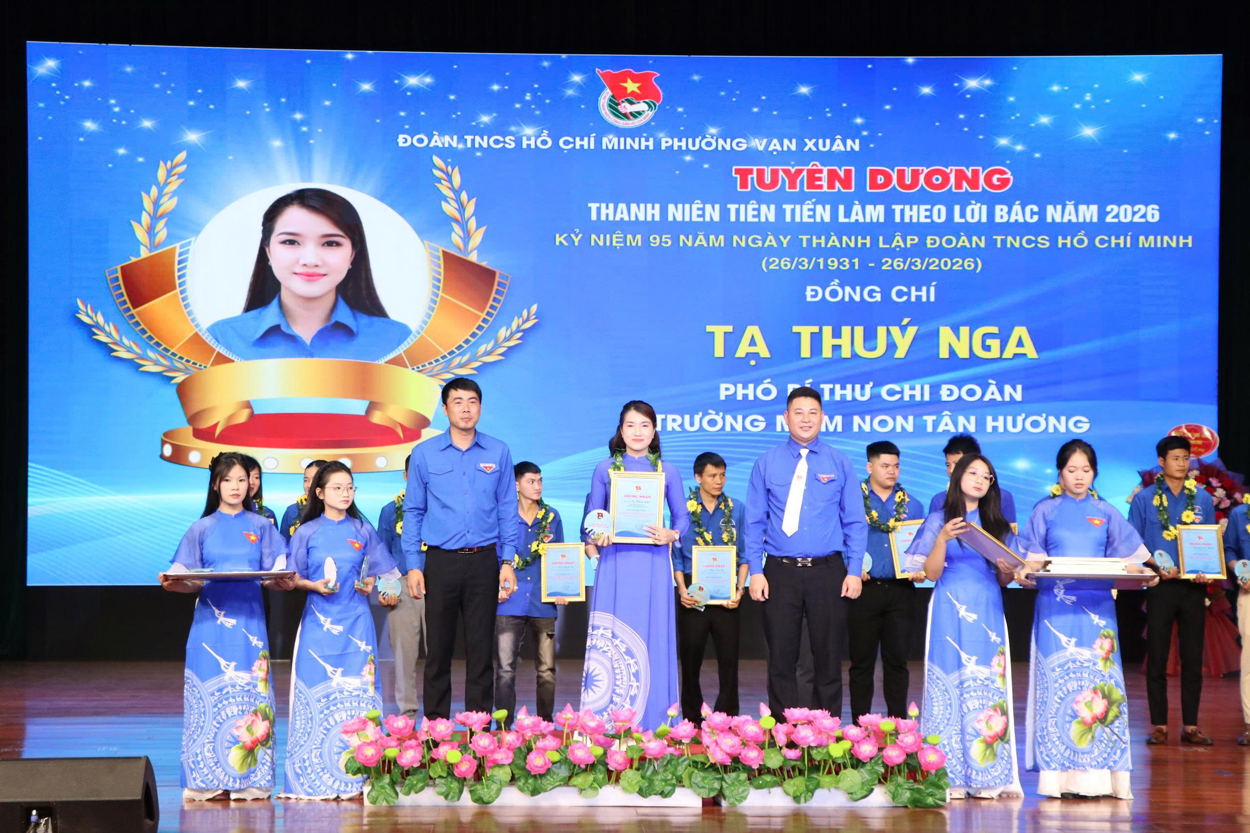 Anh-tin-bai