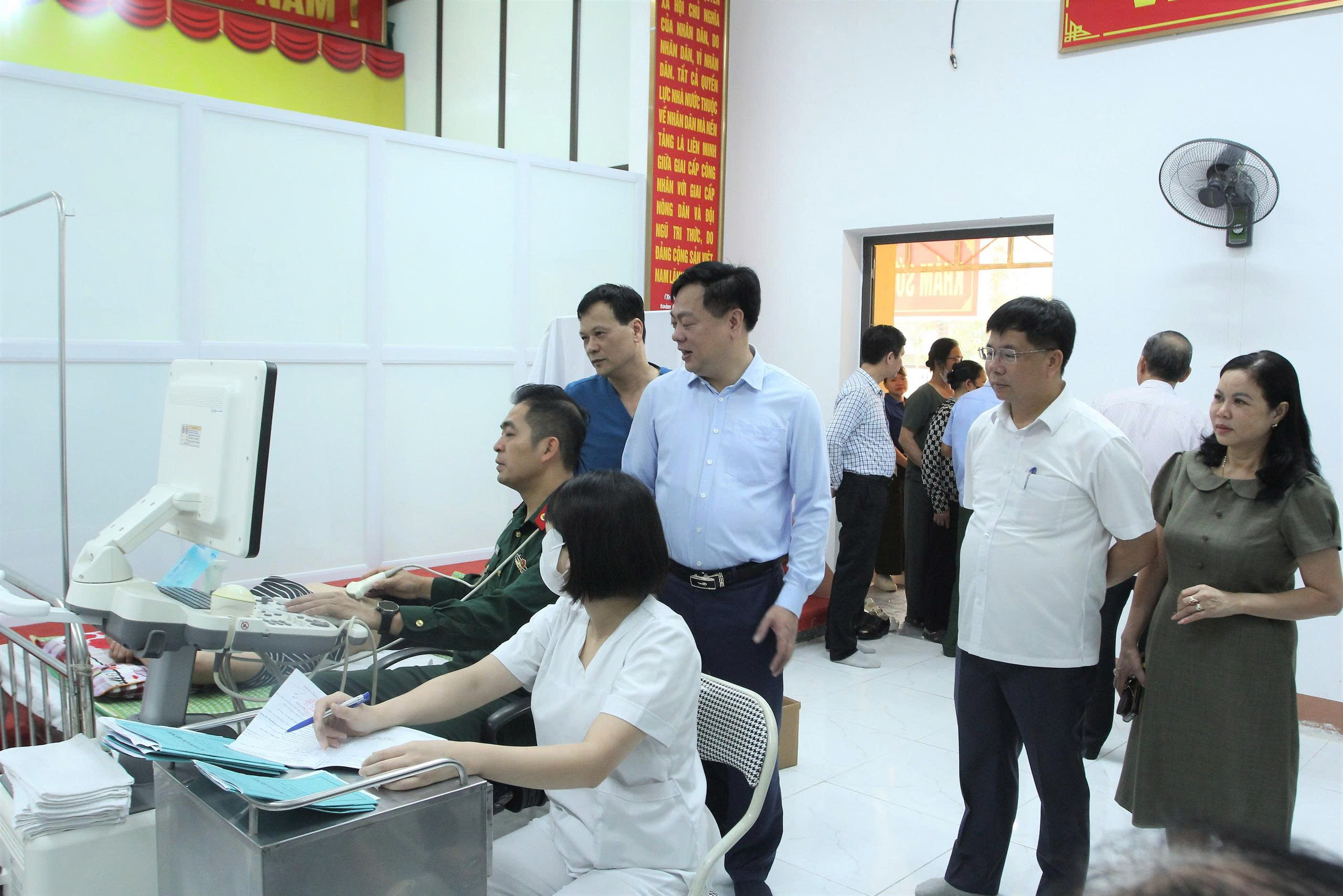 Anh-tin-bai