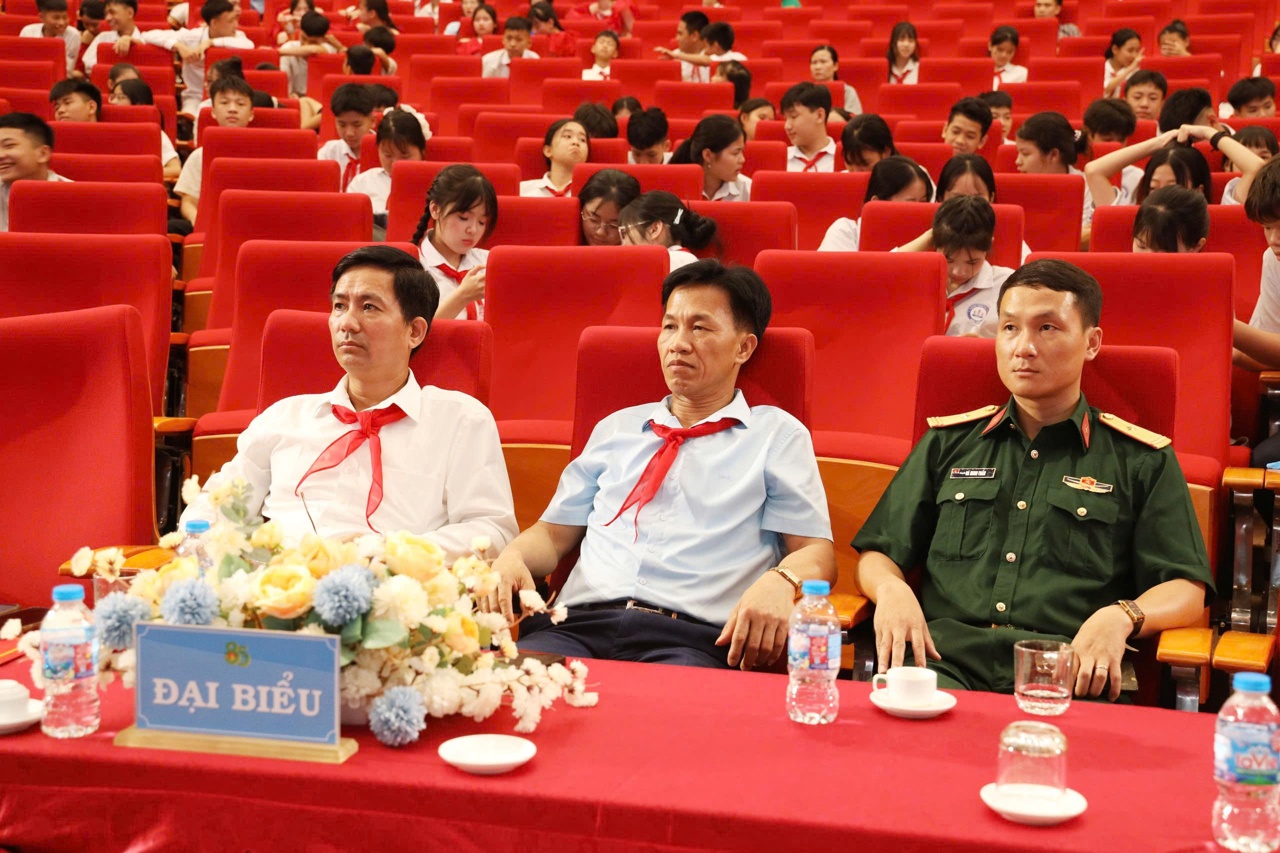 Anh-tin-bai