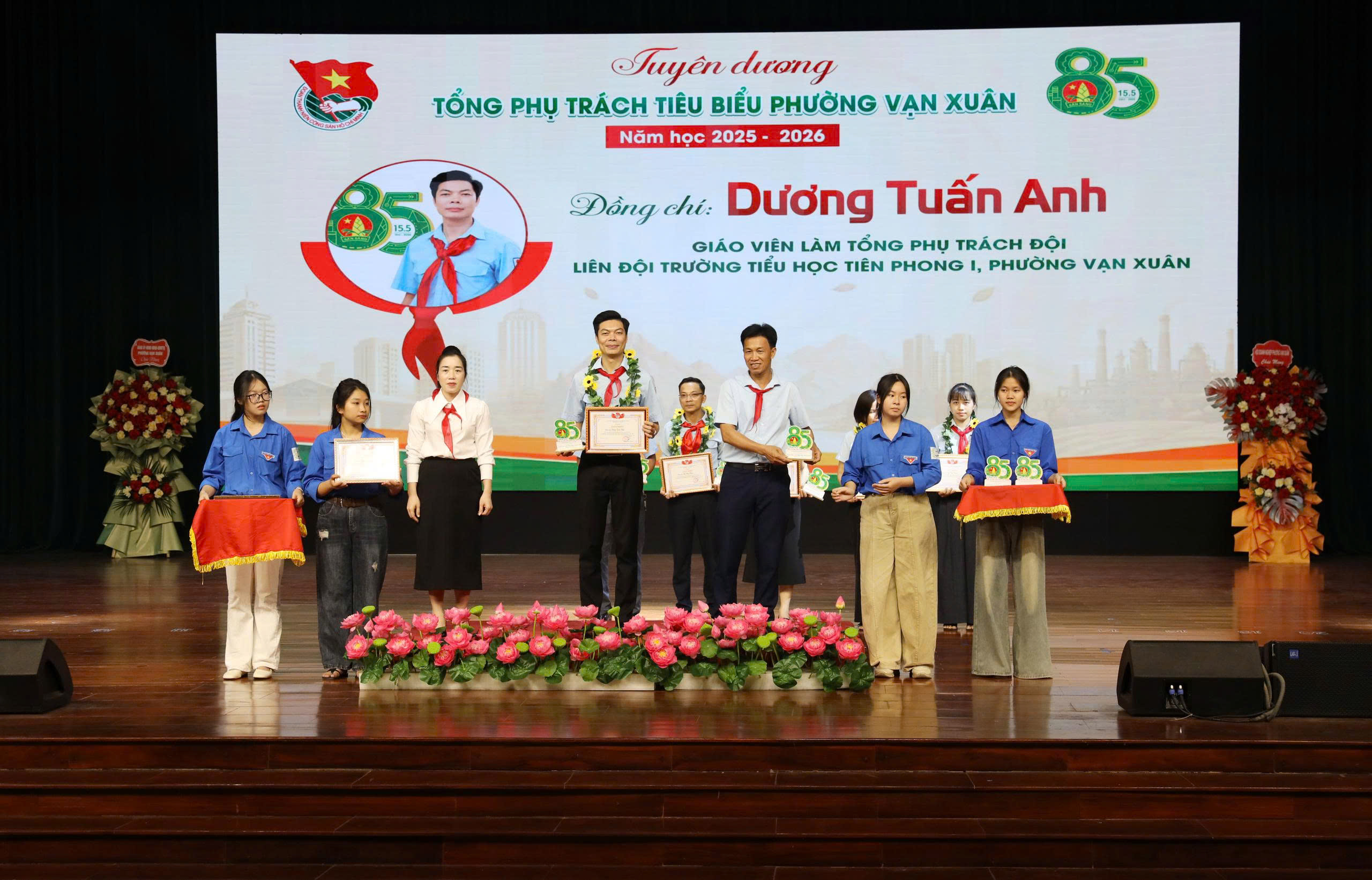 Anh-tin-bai