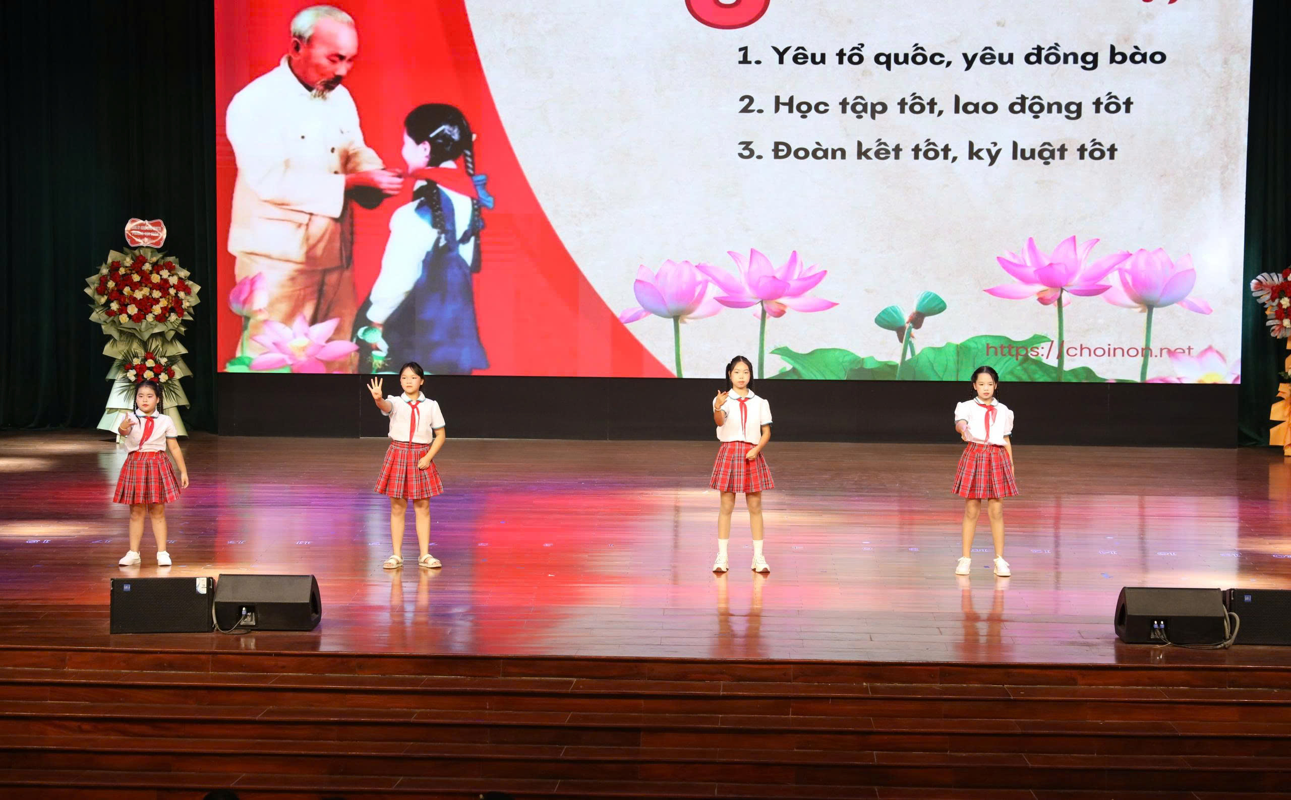 Anh-tin-bai