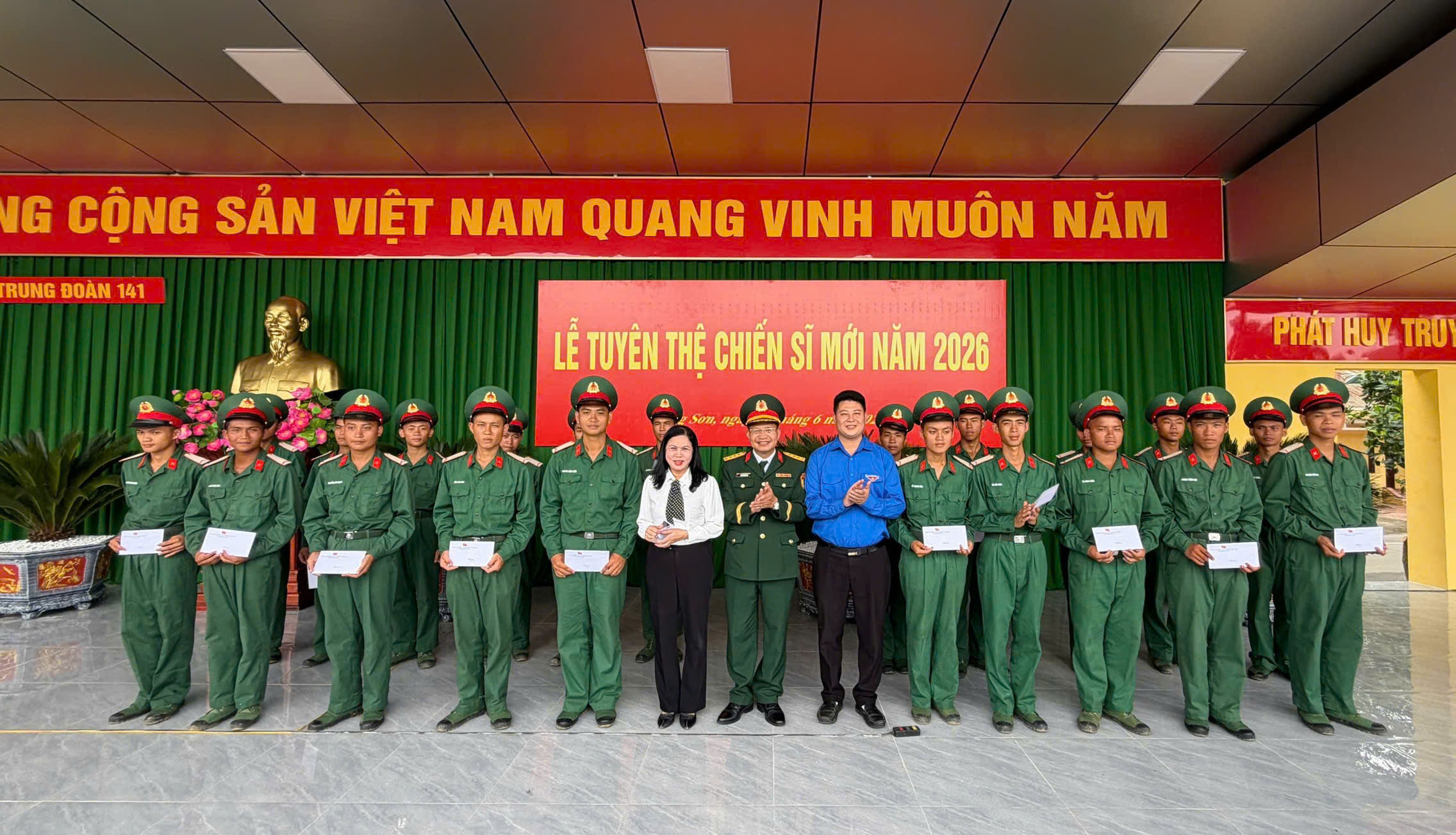 Anh-tin-bai