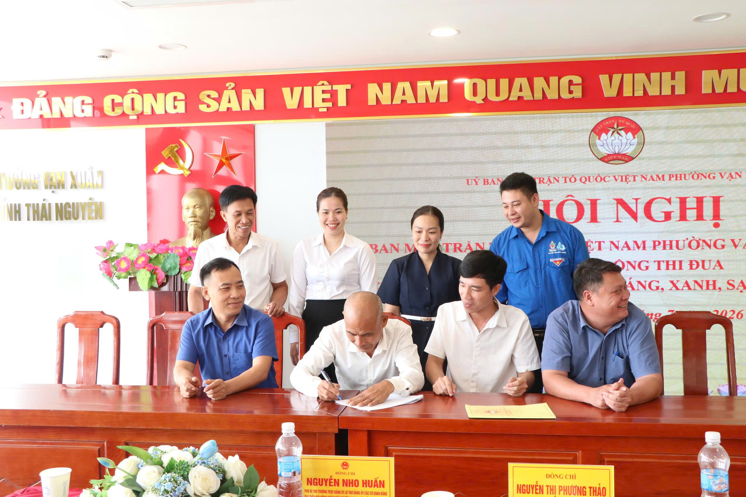 Anh-tin-bai