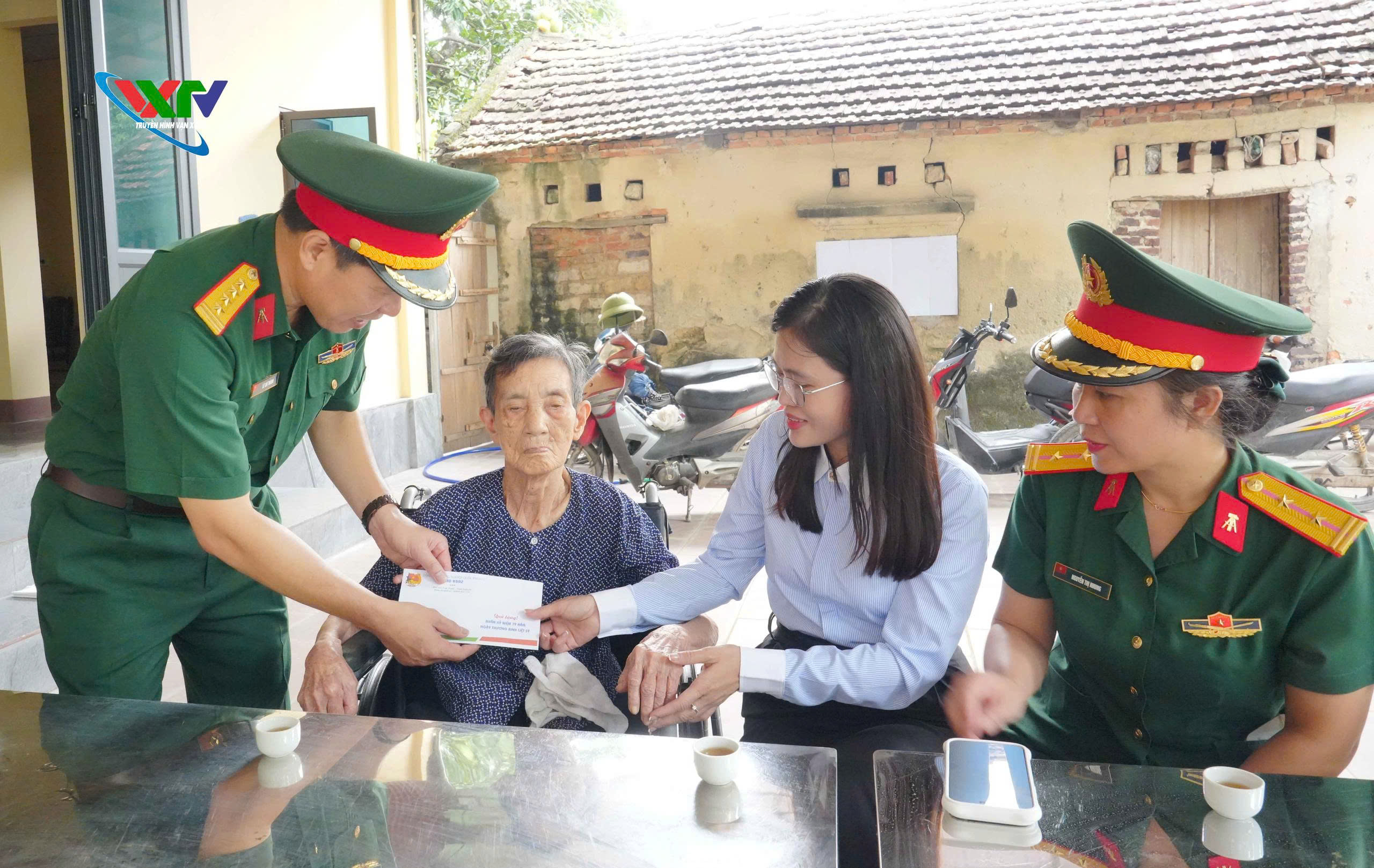 Anh-tin-bai