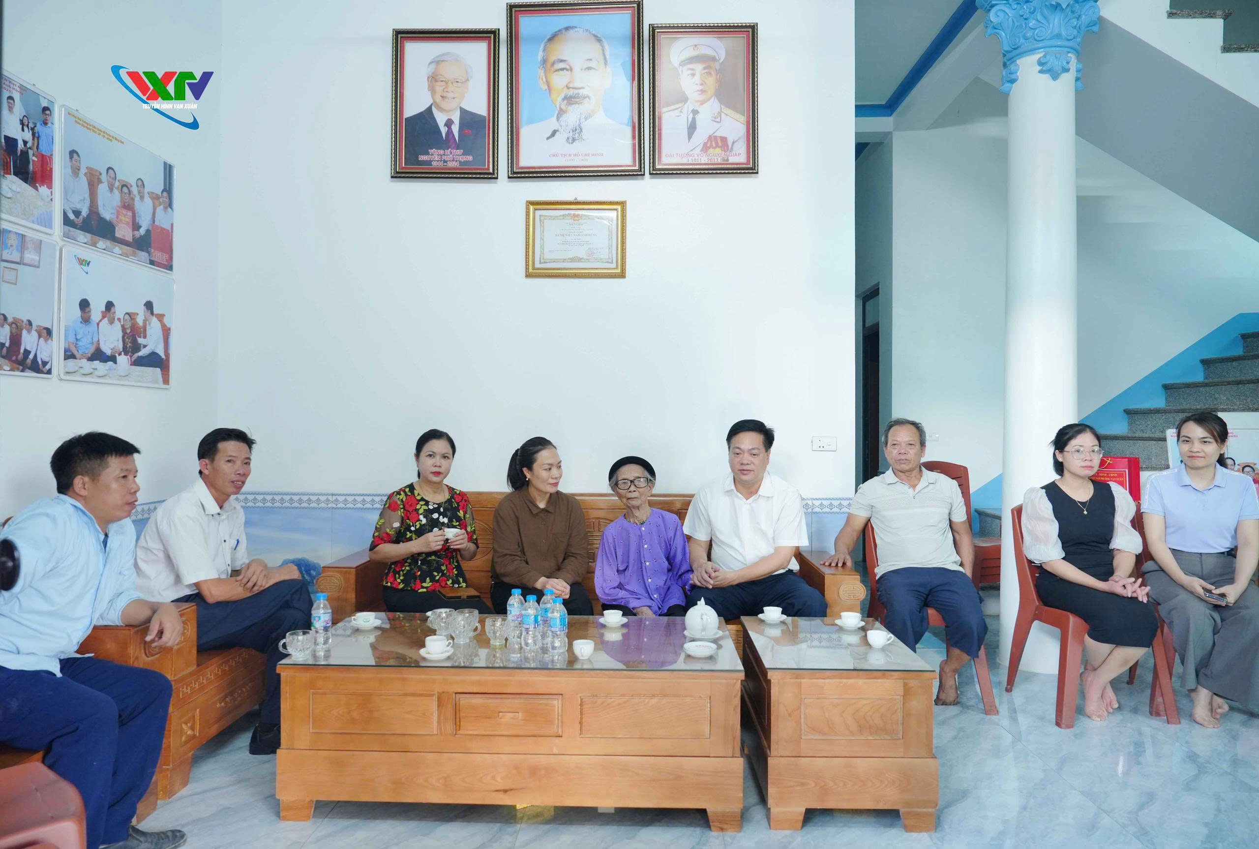 Anh-tin-bai