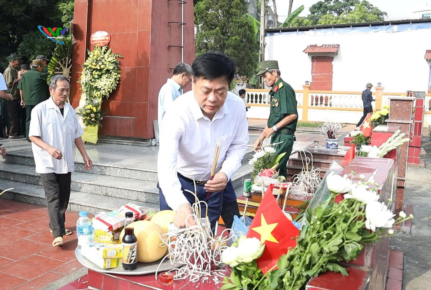 Anh-tin-bai
