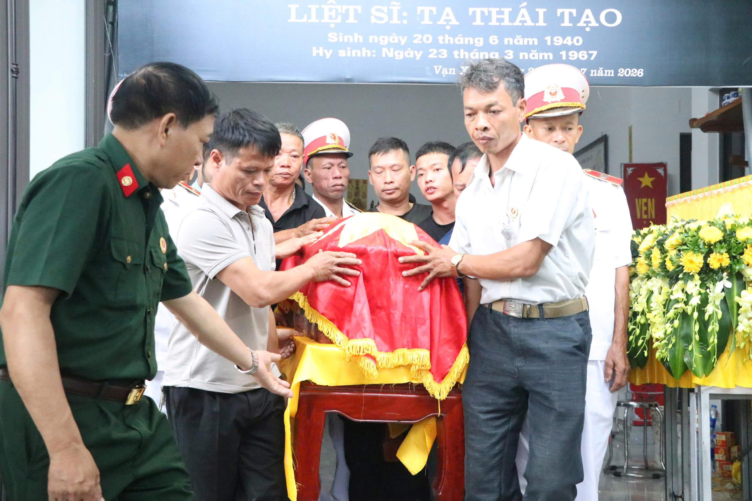 Anh-tin-bai