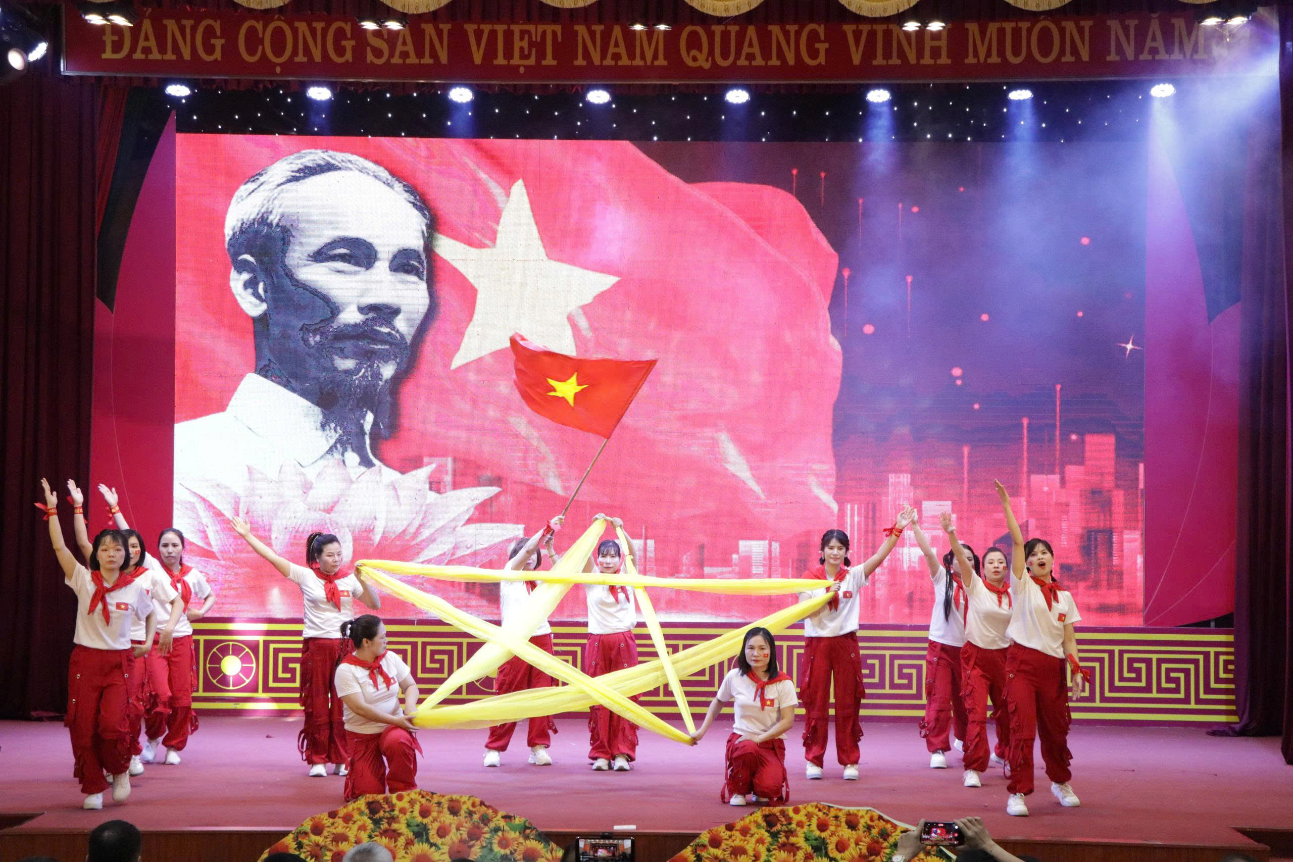 Anh-tin-bai