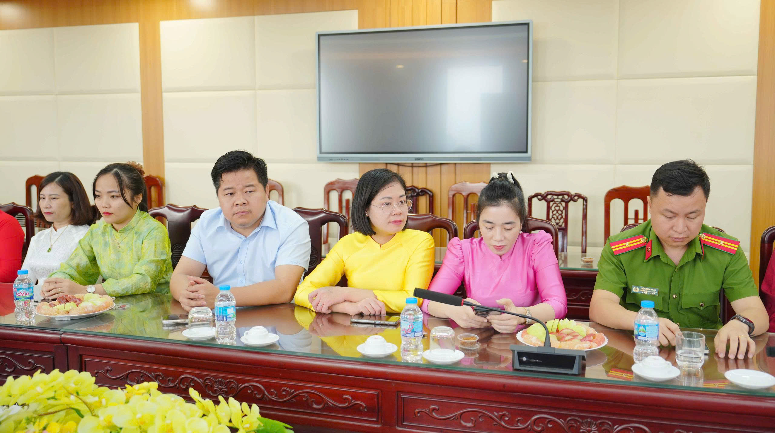 Anh-tin-bai