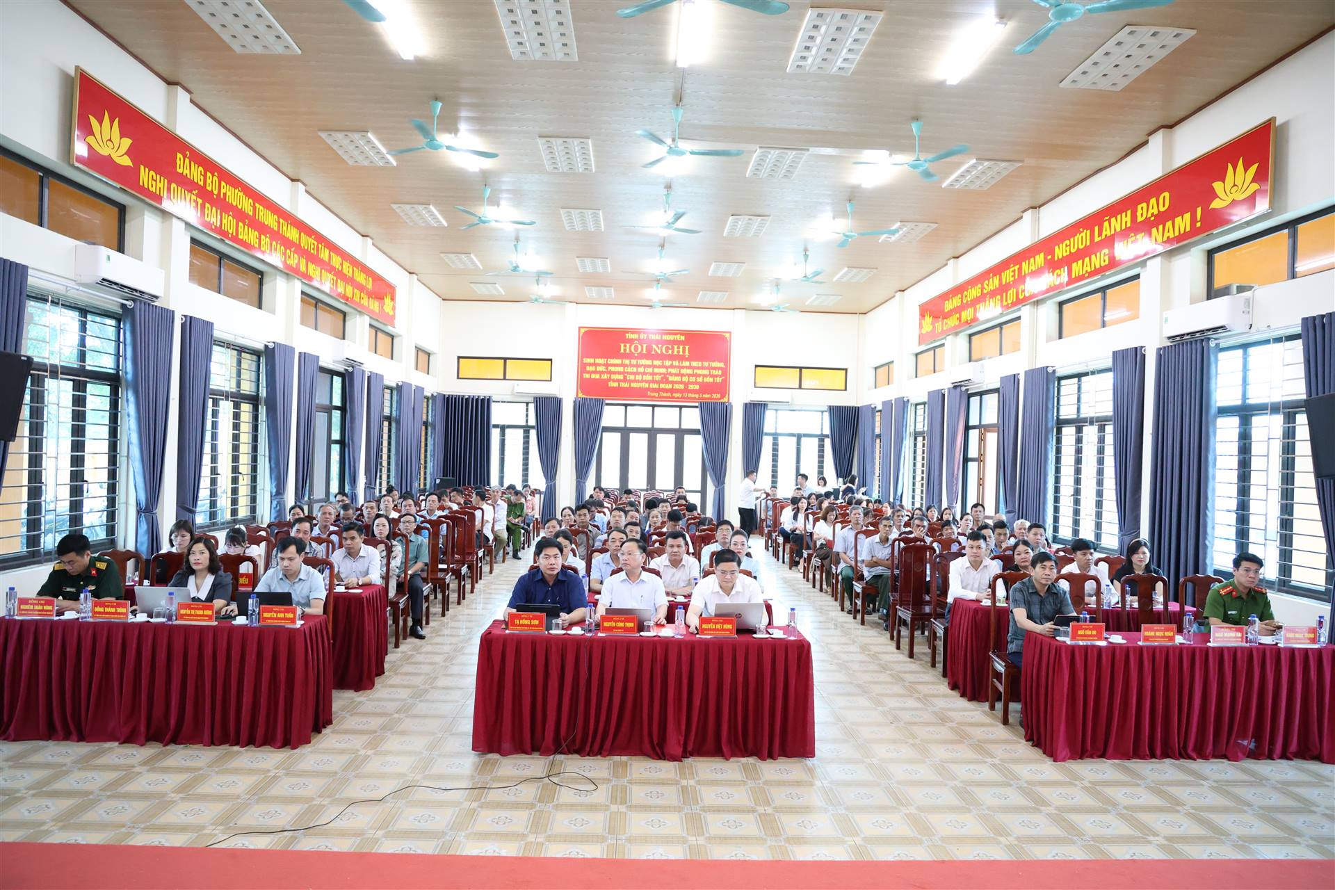 PHƯỜNG TRUNG THÀNH THAM DỰ HỘI NGHỊ SINH HOẠT CHÍNH TRỊ TƯ TƯỞNG KỶ NIỆM 90 NĂM THÀNH LẬP CƠ SỞ ĐẢNG CỘNG SẢN ĐẦU TIÊN CỦA TỈNH THÁI NGUYÊN