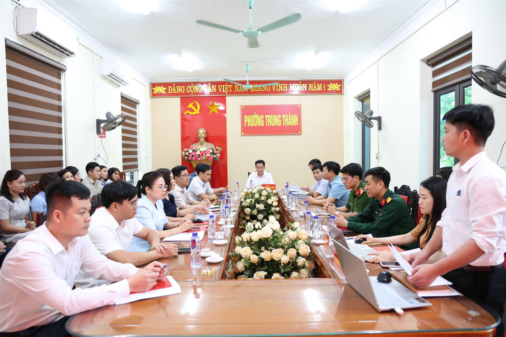 Phường Trung Thành tổ chức hội nghị công bố quyết định về công tác cán bộ