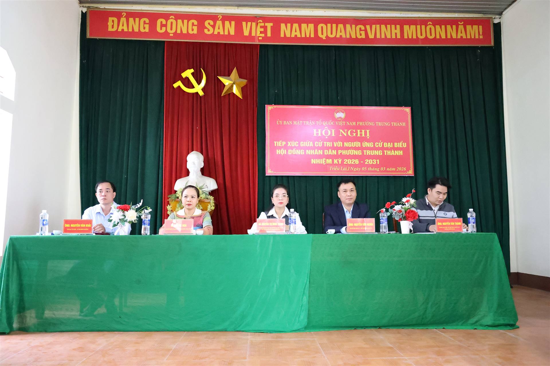 Anh-tin-bai