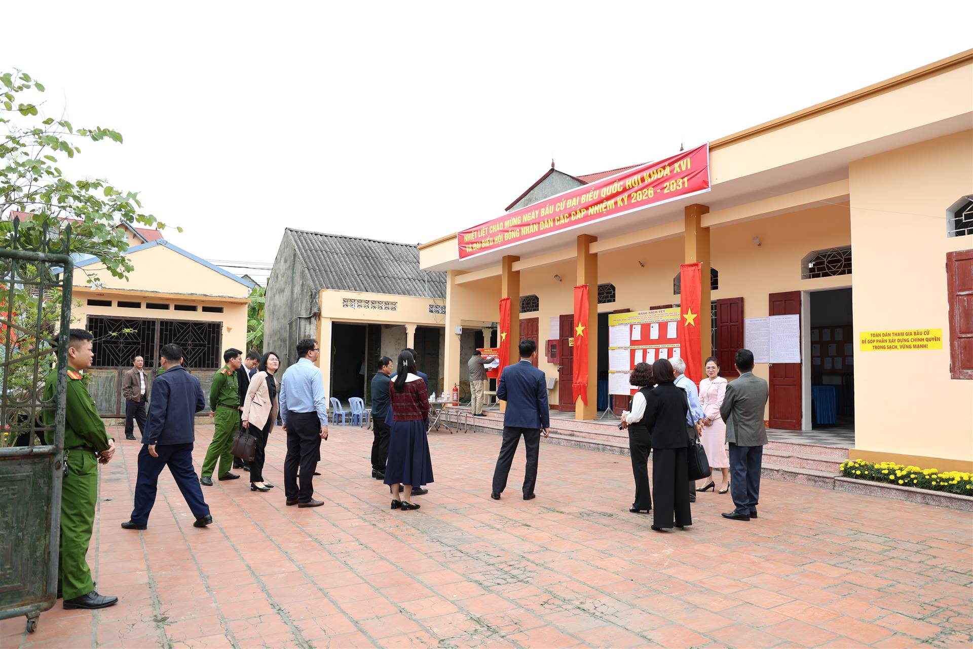 Anh-tin-bai