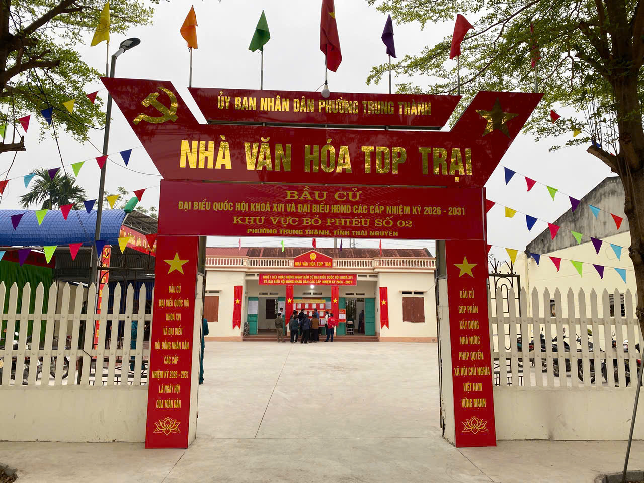 Anh-tin-bai