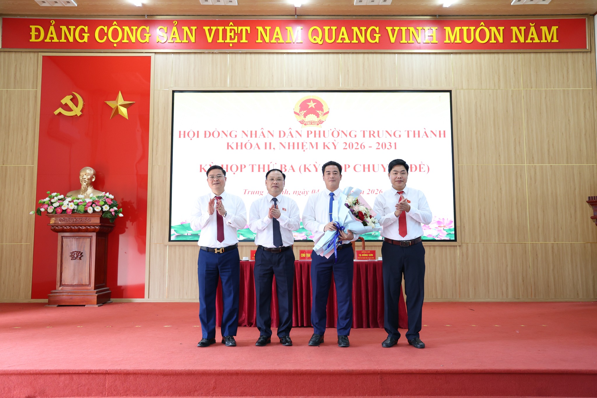 Anh-tin-bai