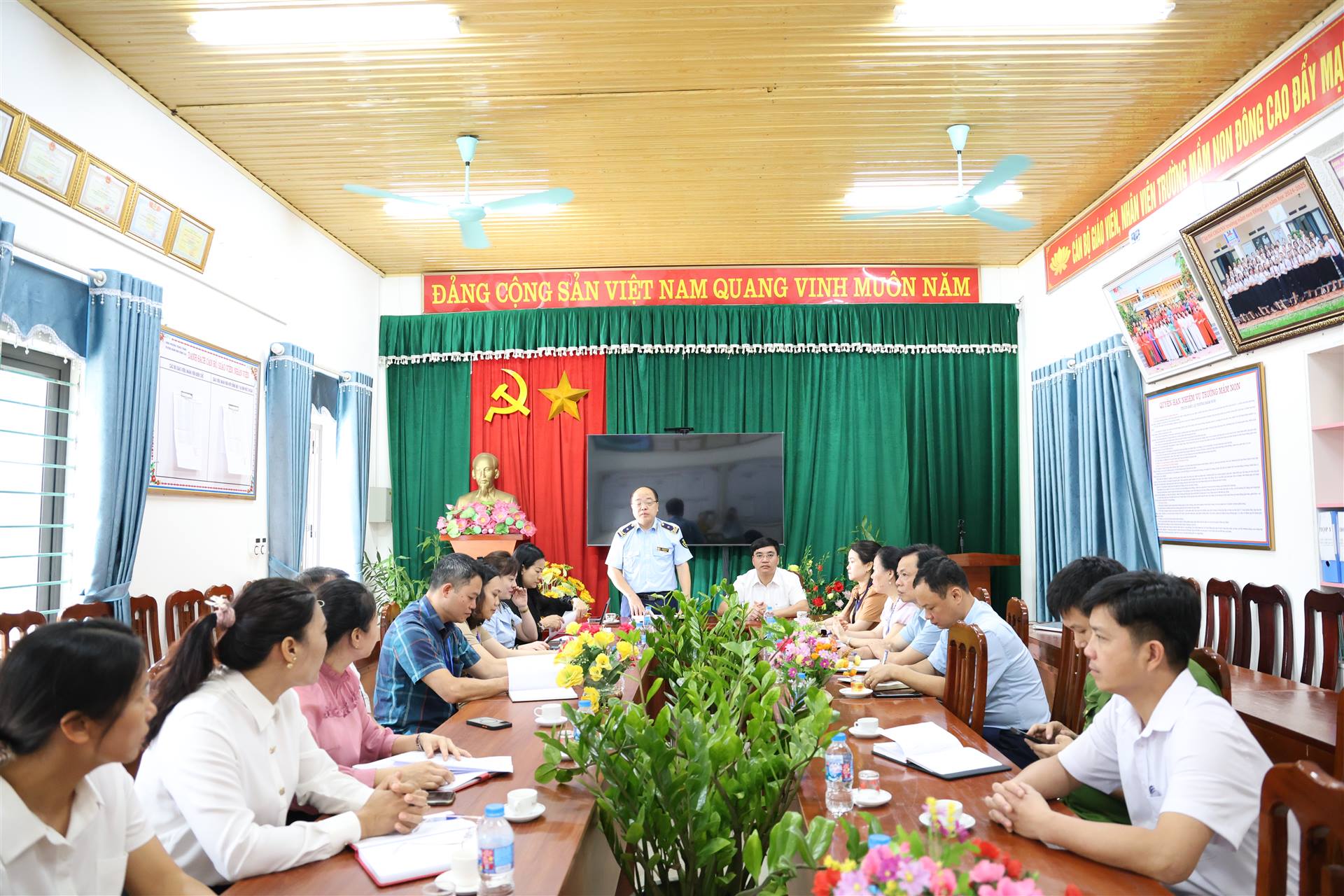 Anh-tin-bai