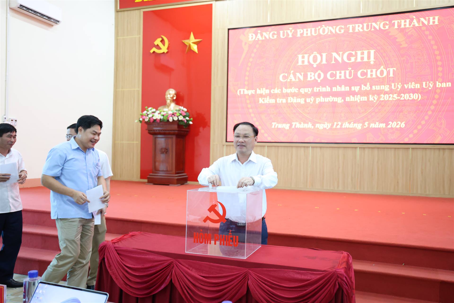 Anh-tin-bai