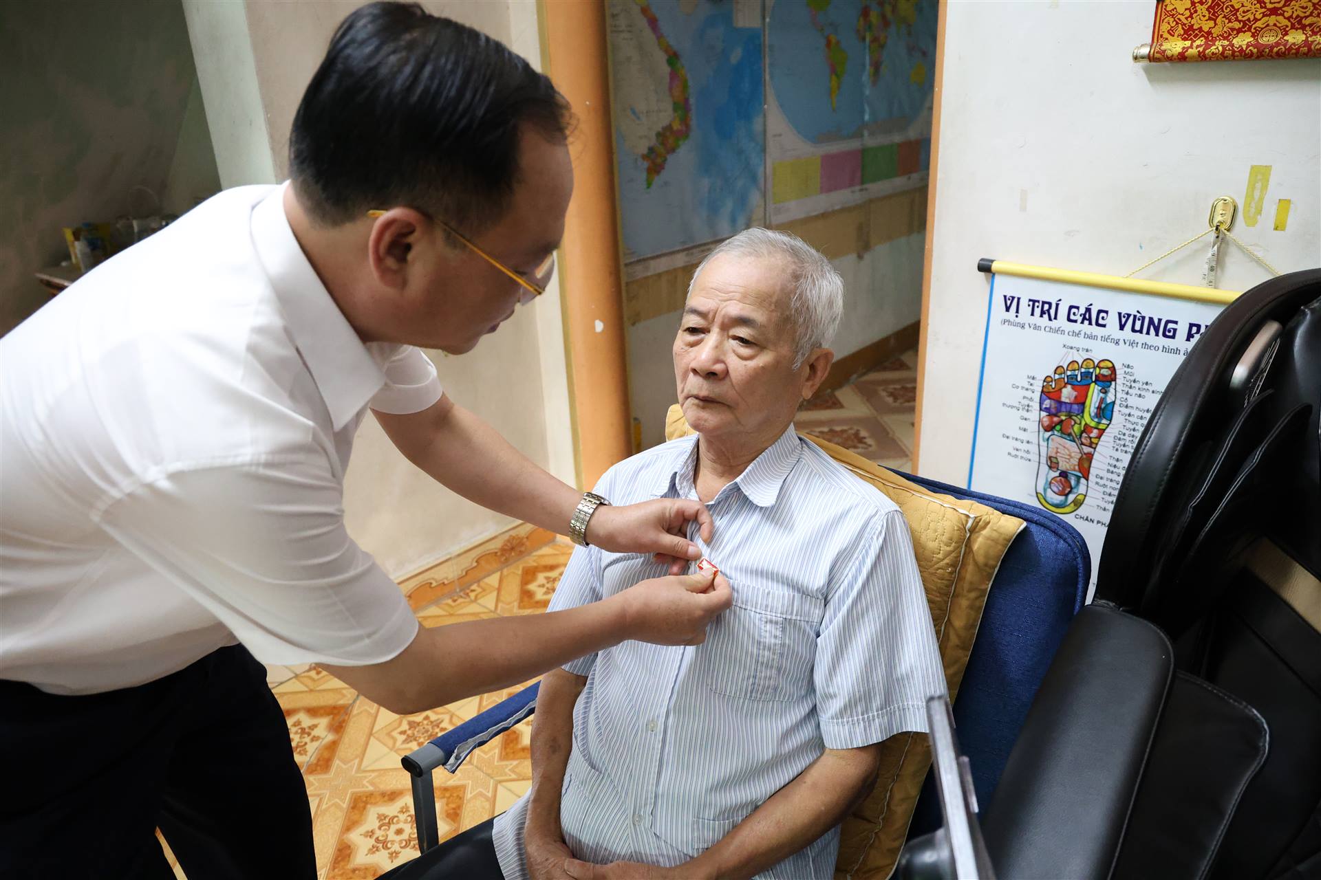 Anh-tin-bai