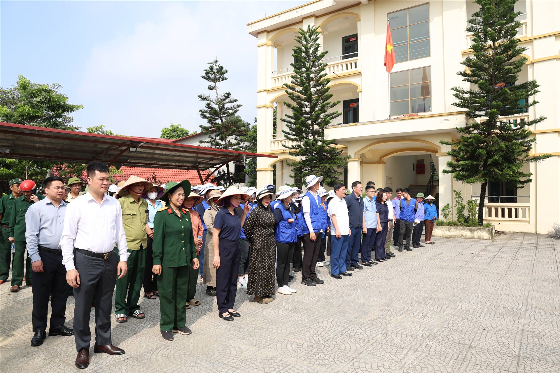 Anh-tin-bai