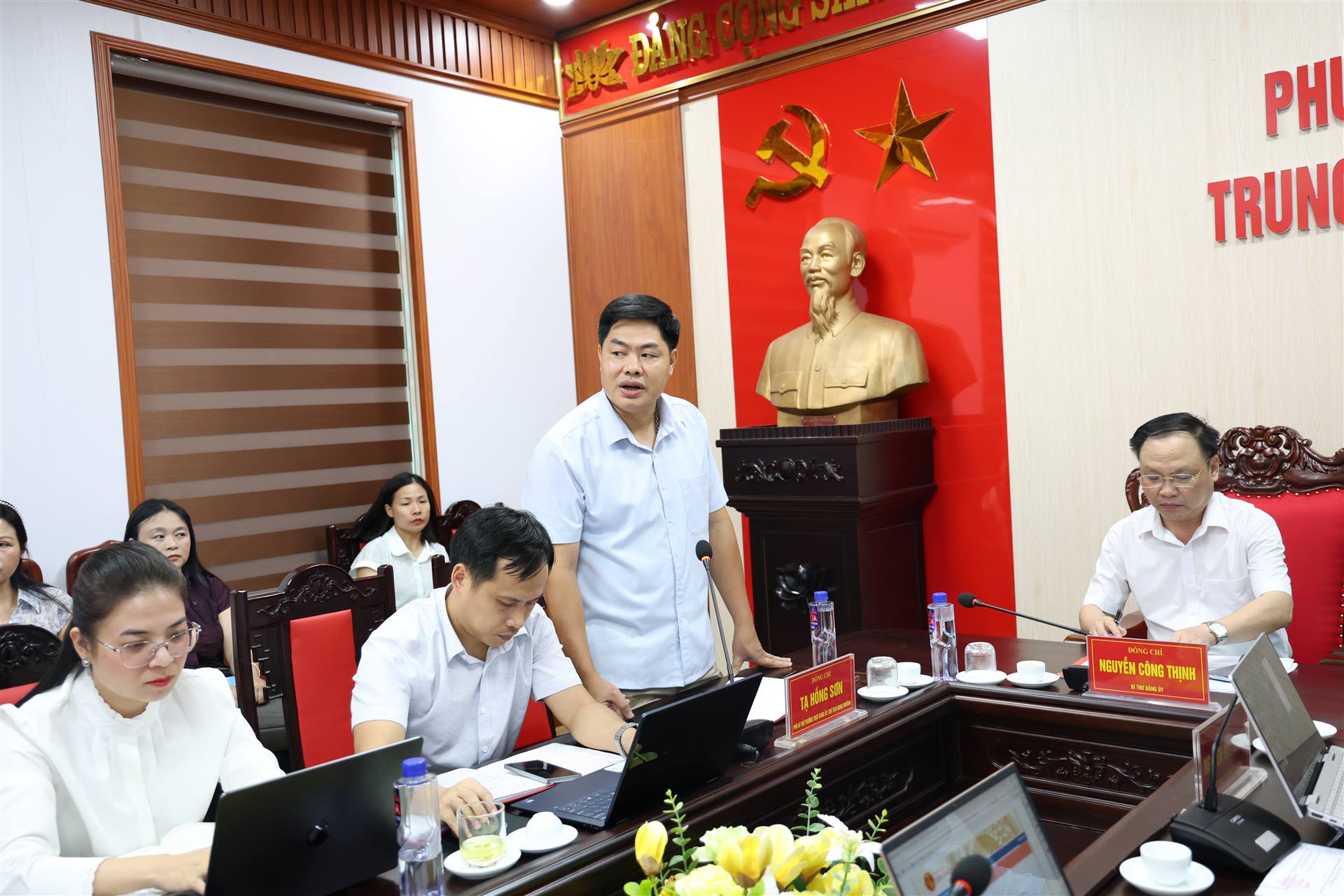Anh-tin-bai