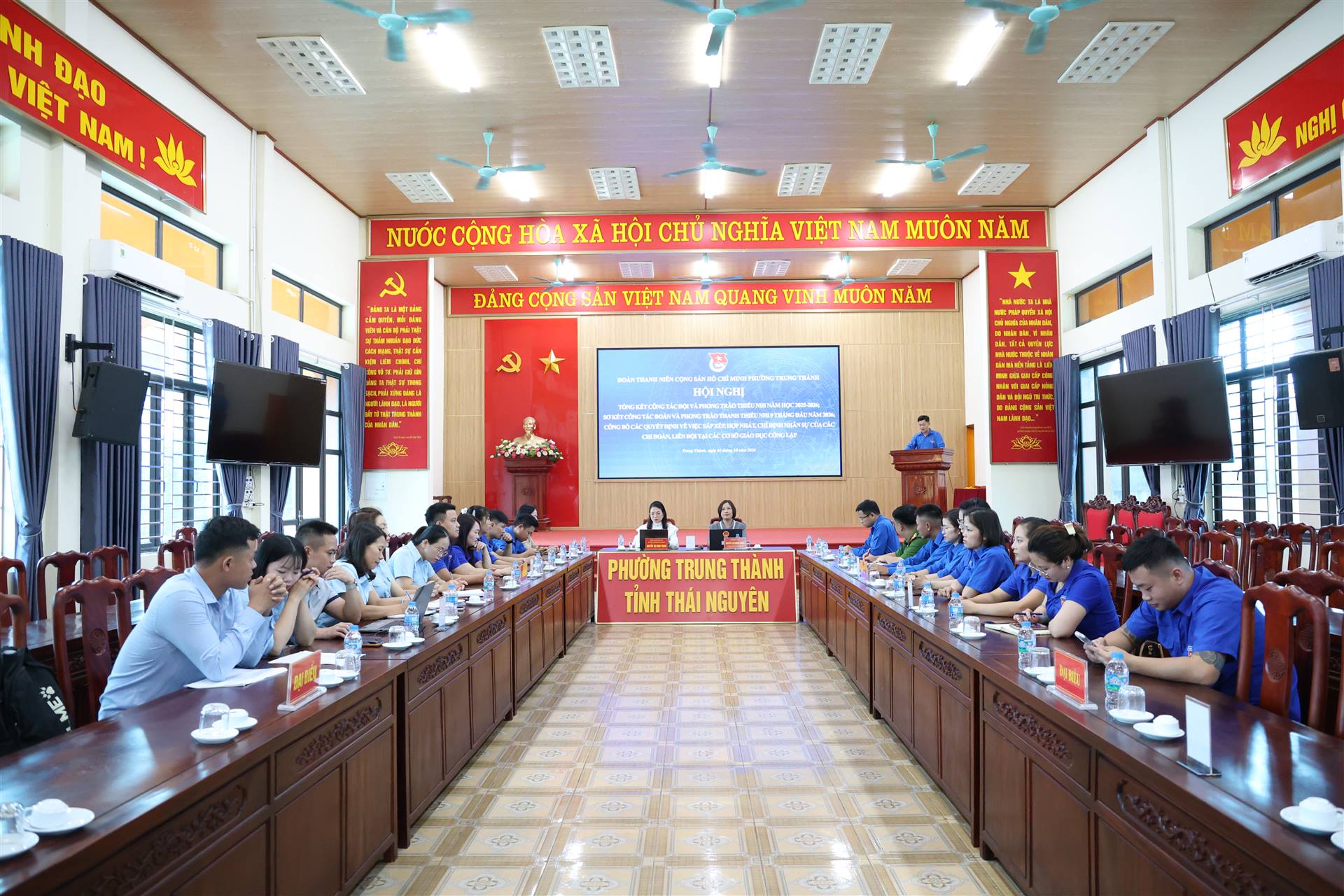 Anh-tin-bai