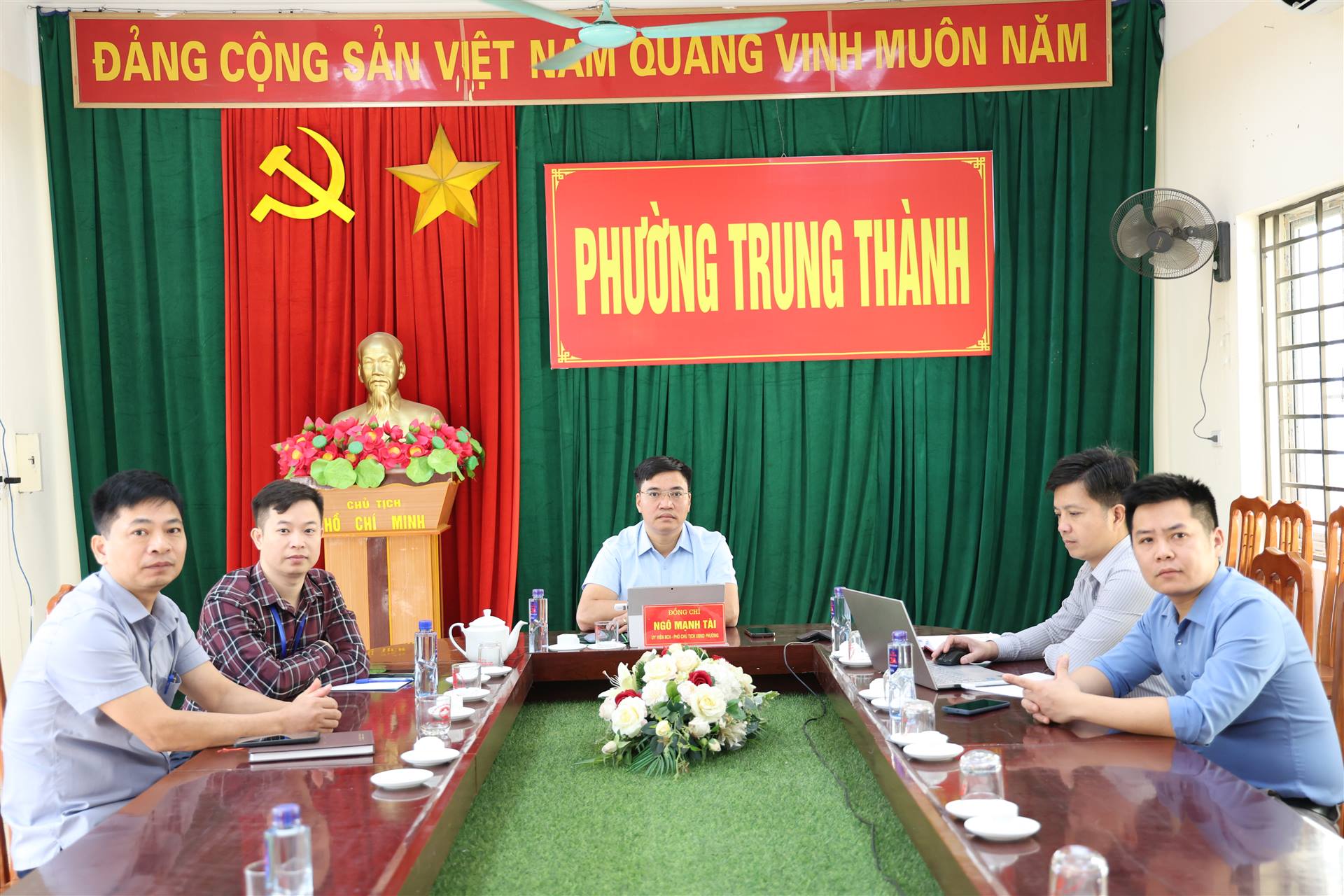 Anh-tin-bai