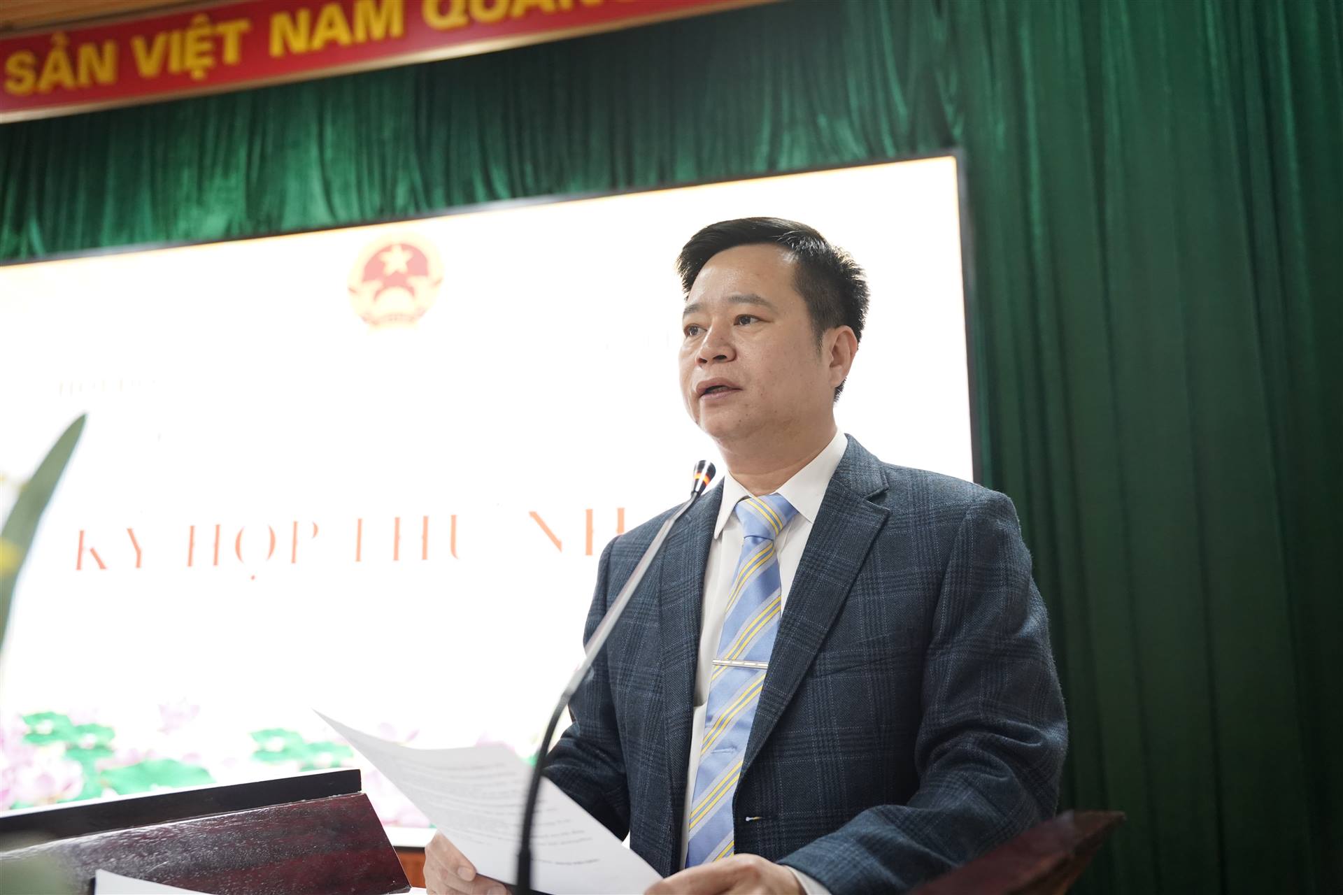 Anh-tin-bai