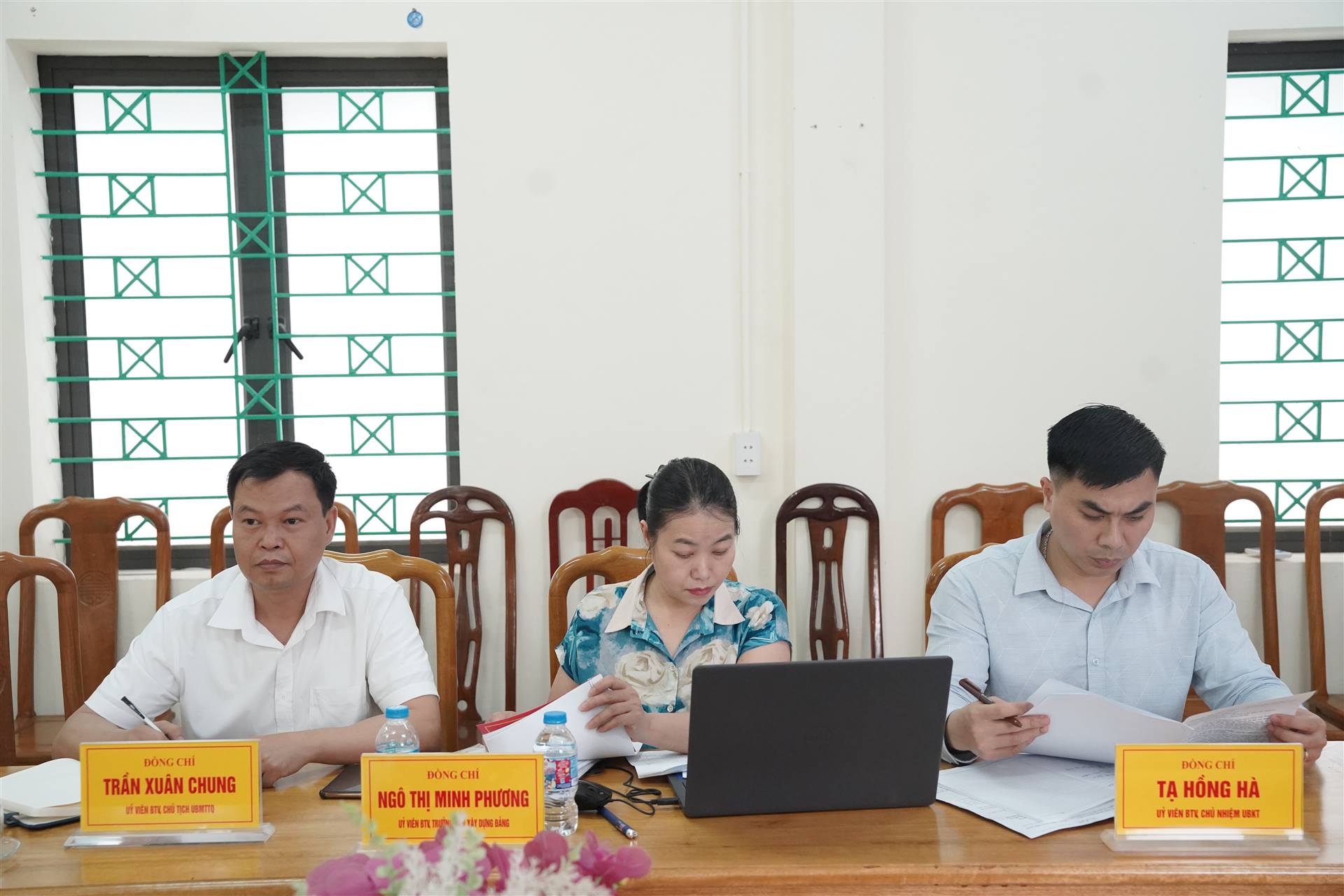 Anh-tin-bai