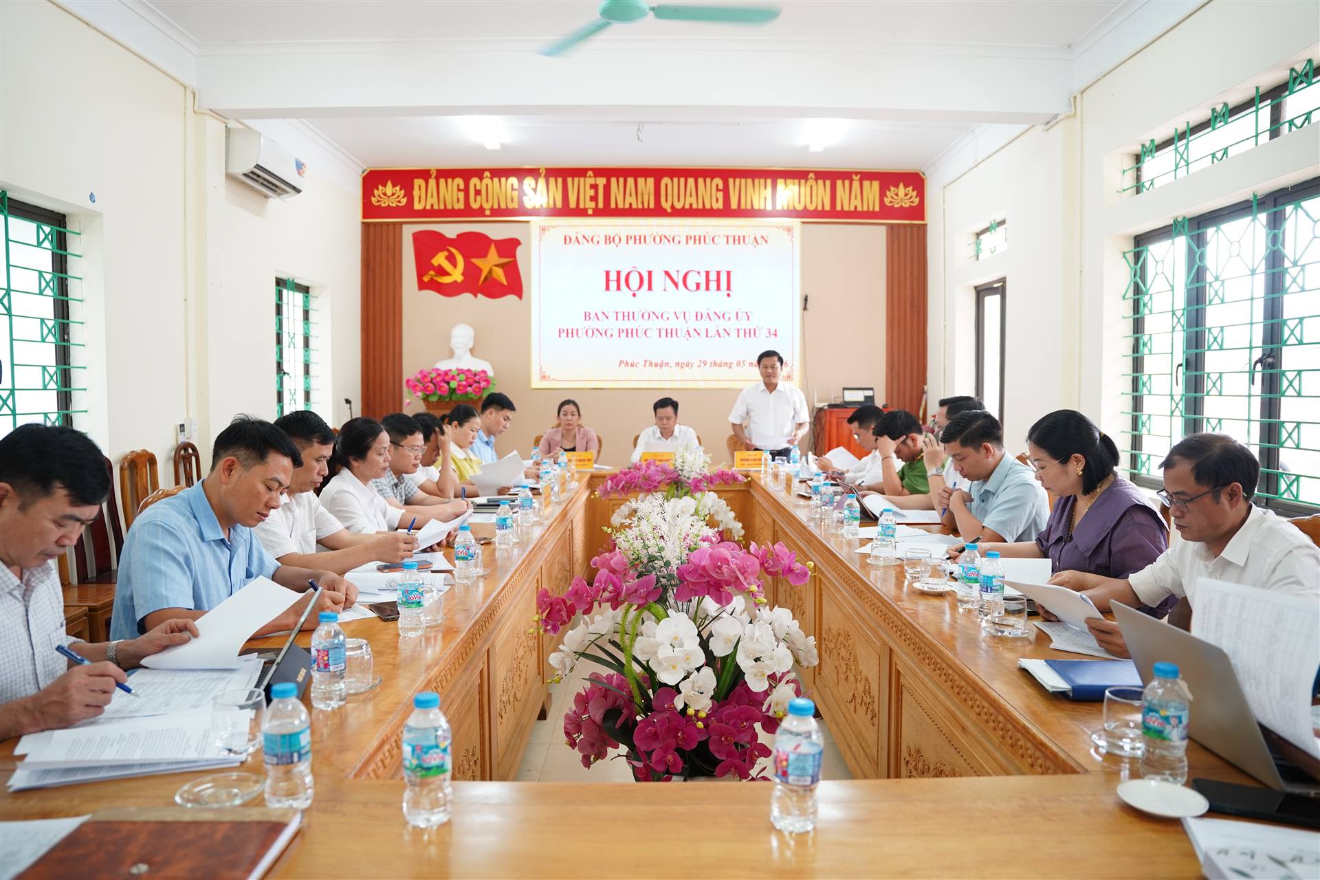 Anh-tin-bai