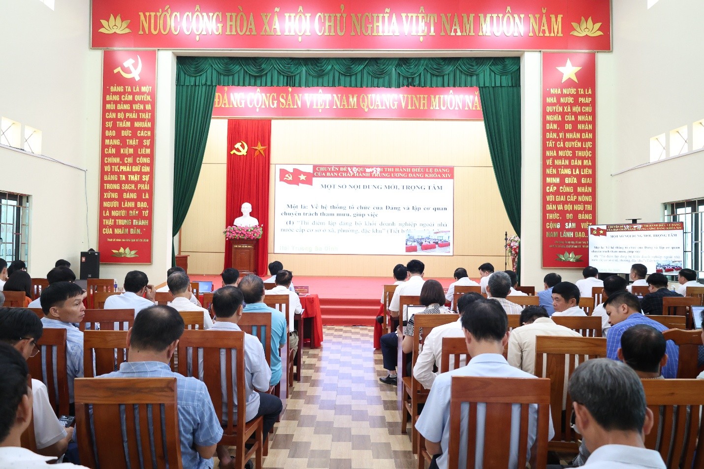 Xã Thành Công tham dự hội nghị toàn quốc nghiên cứu, học tập, quán triệt và triển khai thực hiện Nghị quyết Hội nghị lần thứ hai Ban Chấp hành Trung ương Đảng khóa XIV