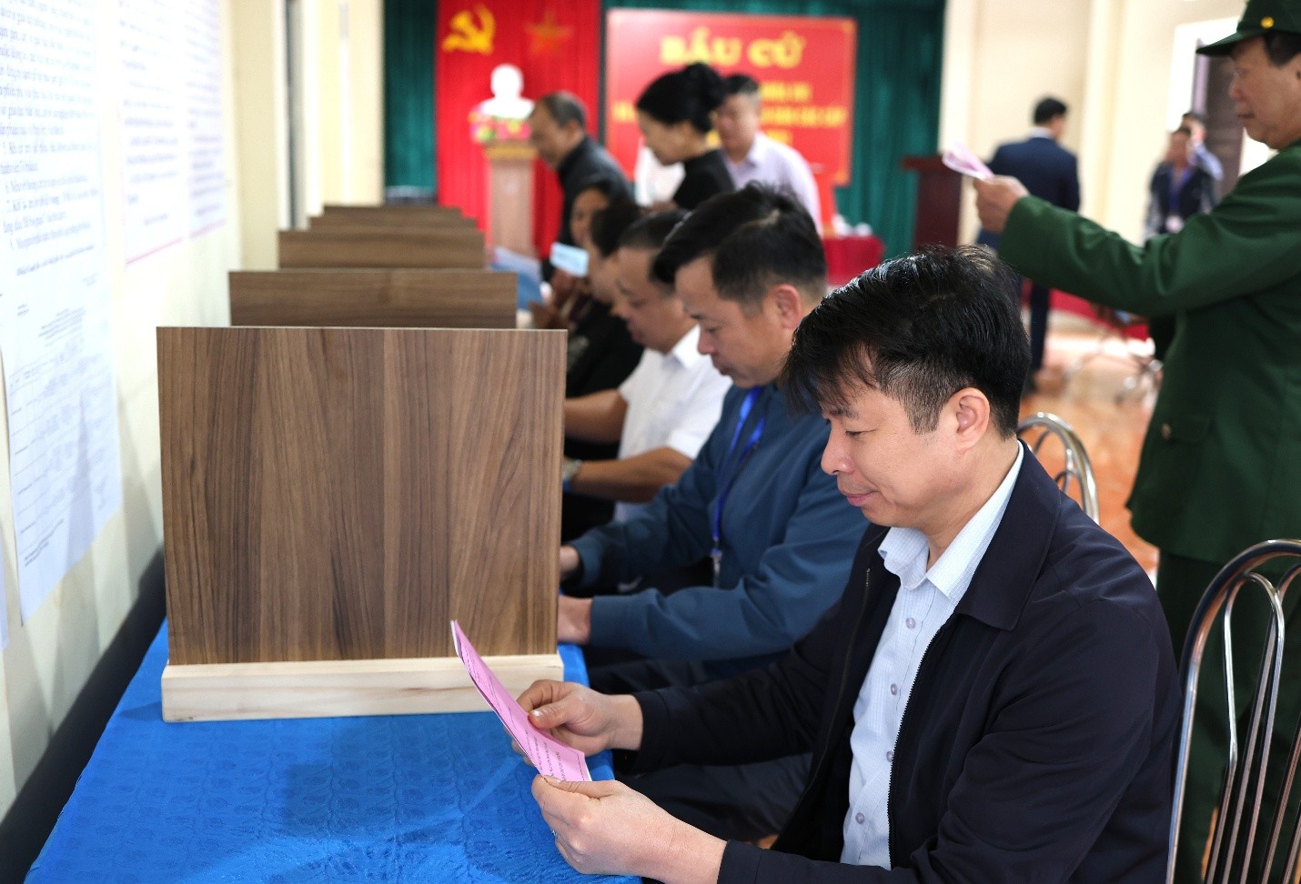 Anh-tin-bai